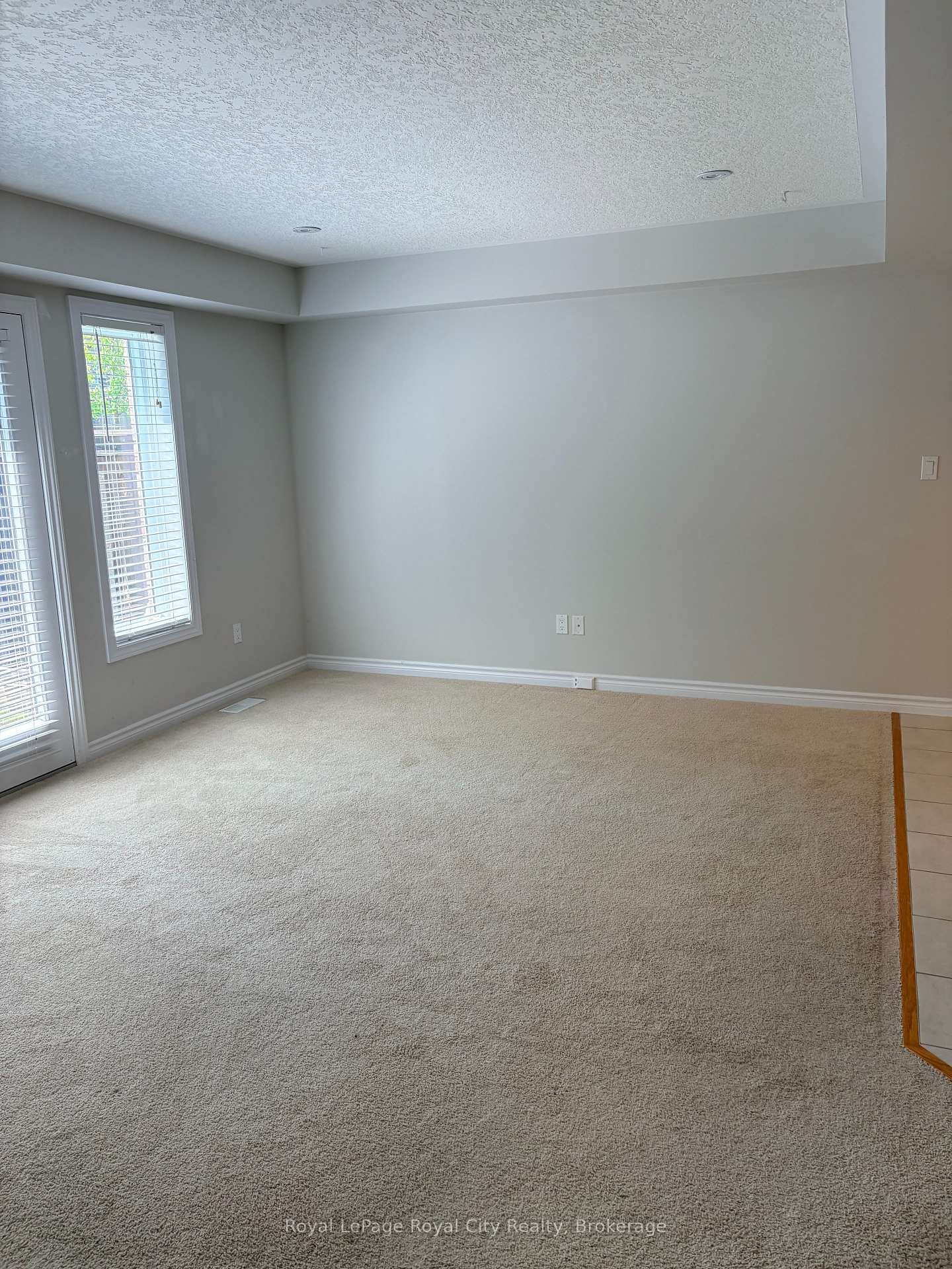 Photo 7 of 15 Summerfield Drive, Guelph, Pineridge/Westminster Woods — HOMEH