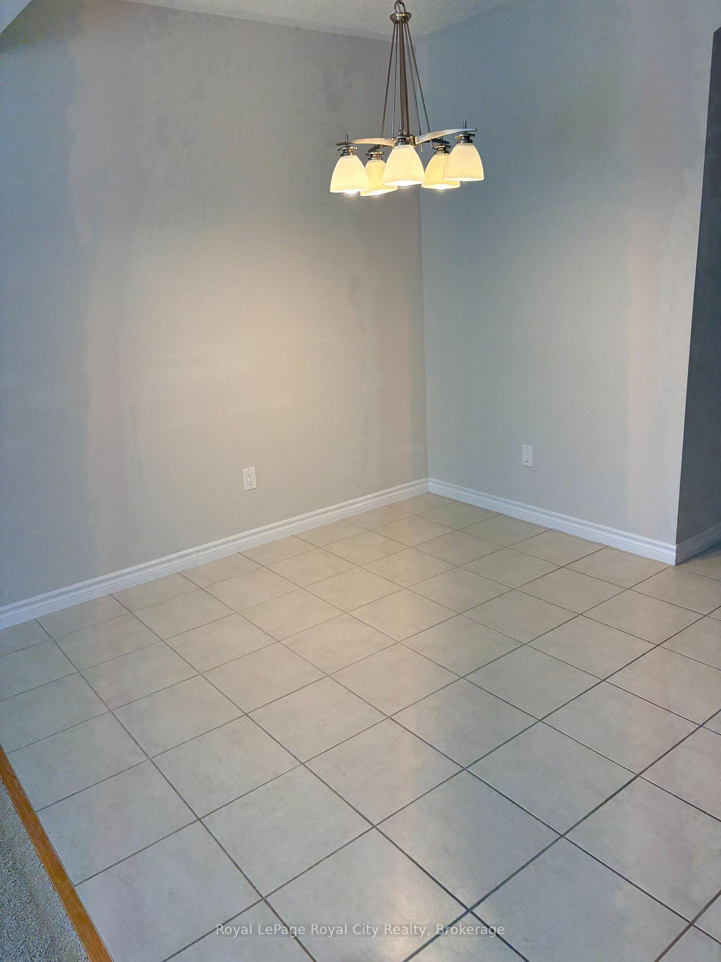 Photo 8 of 15 Summerfield Drive, Guelph, Pineridge/Westminster Woods — HOMEH