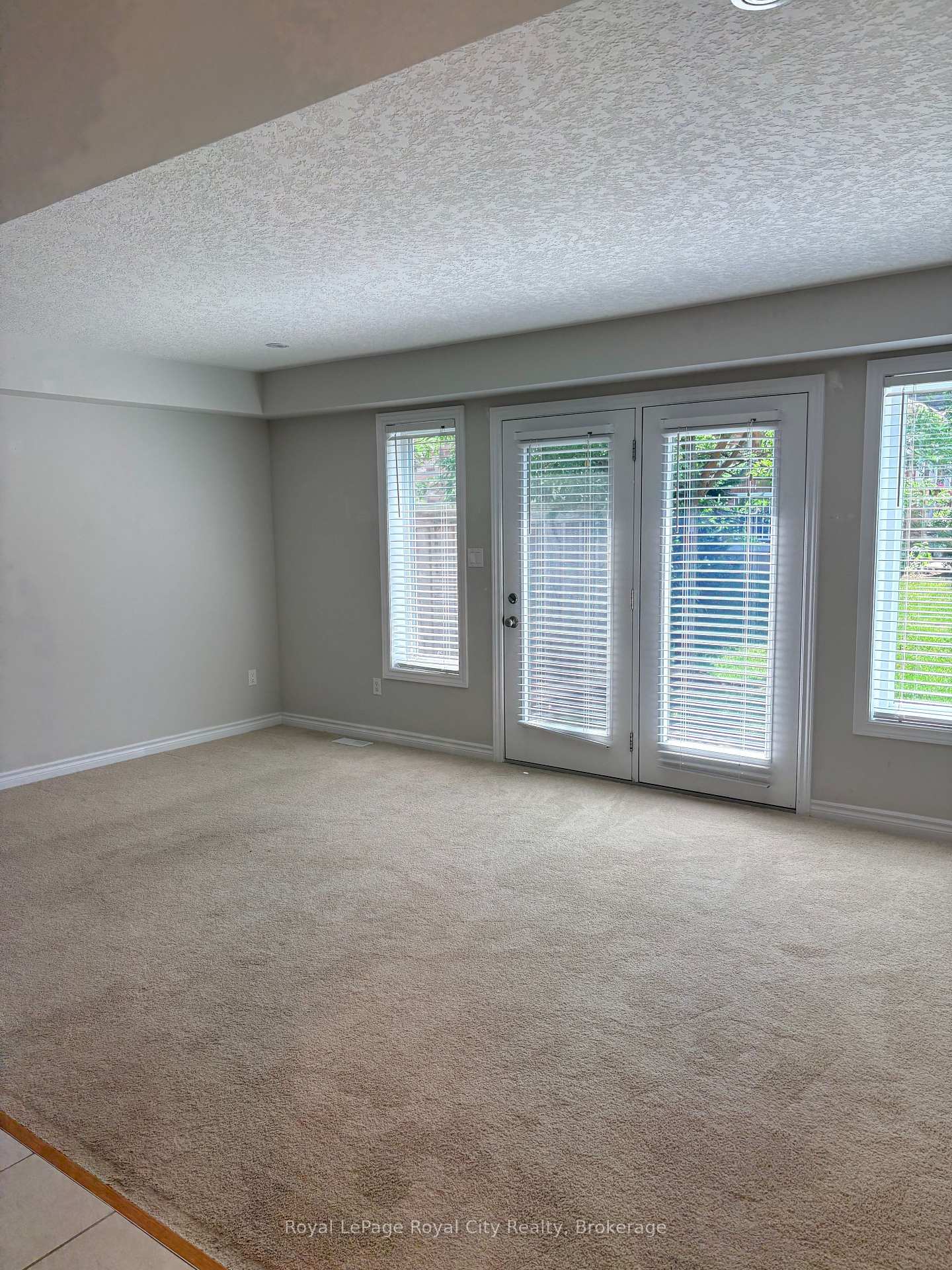Photo 9 of 15 Summerfield Drive, Guelph, Pineridge/Westminster Woods — HOMEH