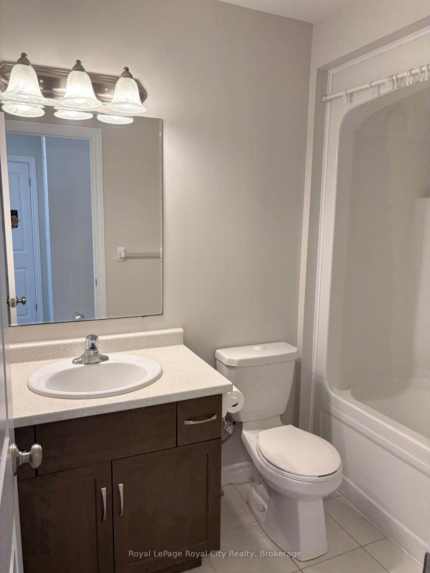 Photo 16 of 15 Summerfield Drive, Guelph, Pineridge/Westminster Woods — HOMEH