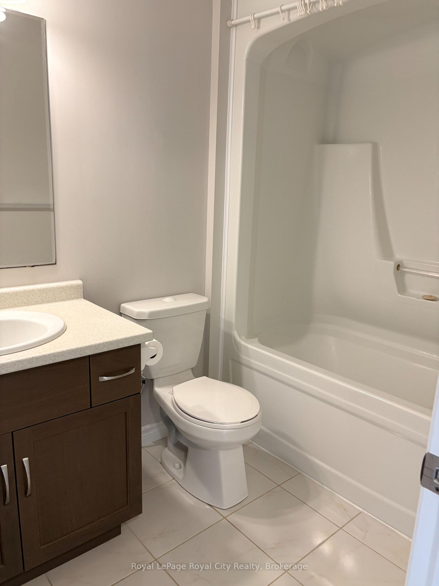 Photo 17 of 15 Summerfield Drive, Guelph, Pineridge/Westminster Woods — HOMEH