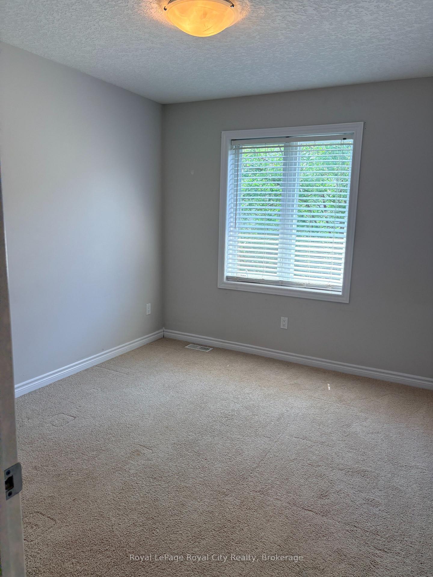 Photo 19 of 15 Summerfield Drive, Guelph, Pineridge/Westminster Woods — HOMEH
