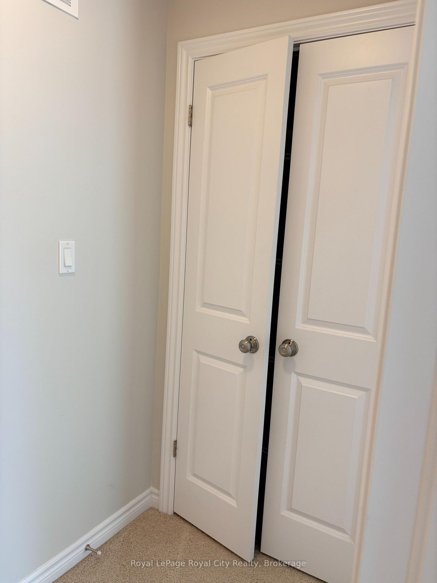 Photo 21 of 15 Summerfield Drive, Guelph, Pineridge/Westminster Woods — HOMEH