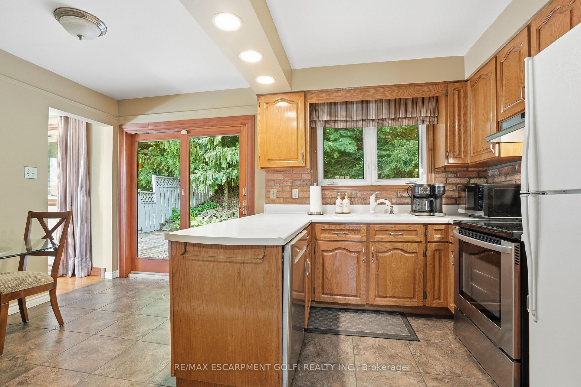 Photo 10 of 38 Kingsway Boulevard, Grimsby, Grimsby East — HOMEH