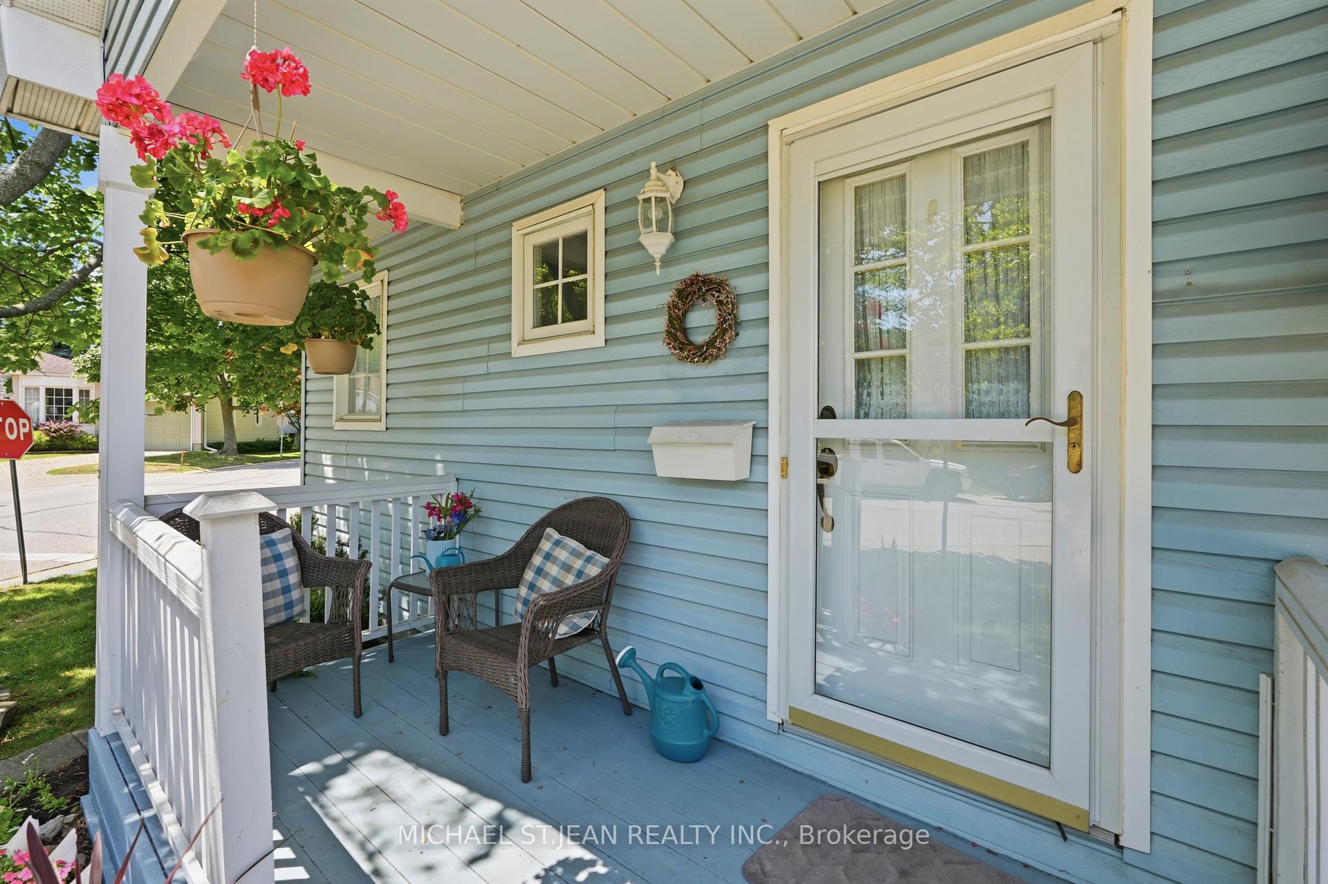 Photo 2 of 225 Silverbirch Boulevard, Hamilton, Rural Glanbrook — HOMEH