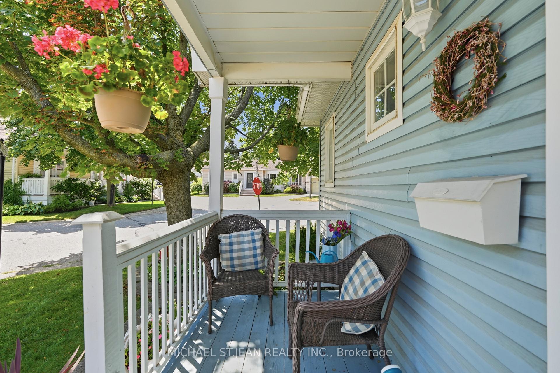 Photo 3 of 225 Silverbirch Boulevard, Hamilton, Rural Glanbrook — HOMEH
