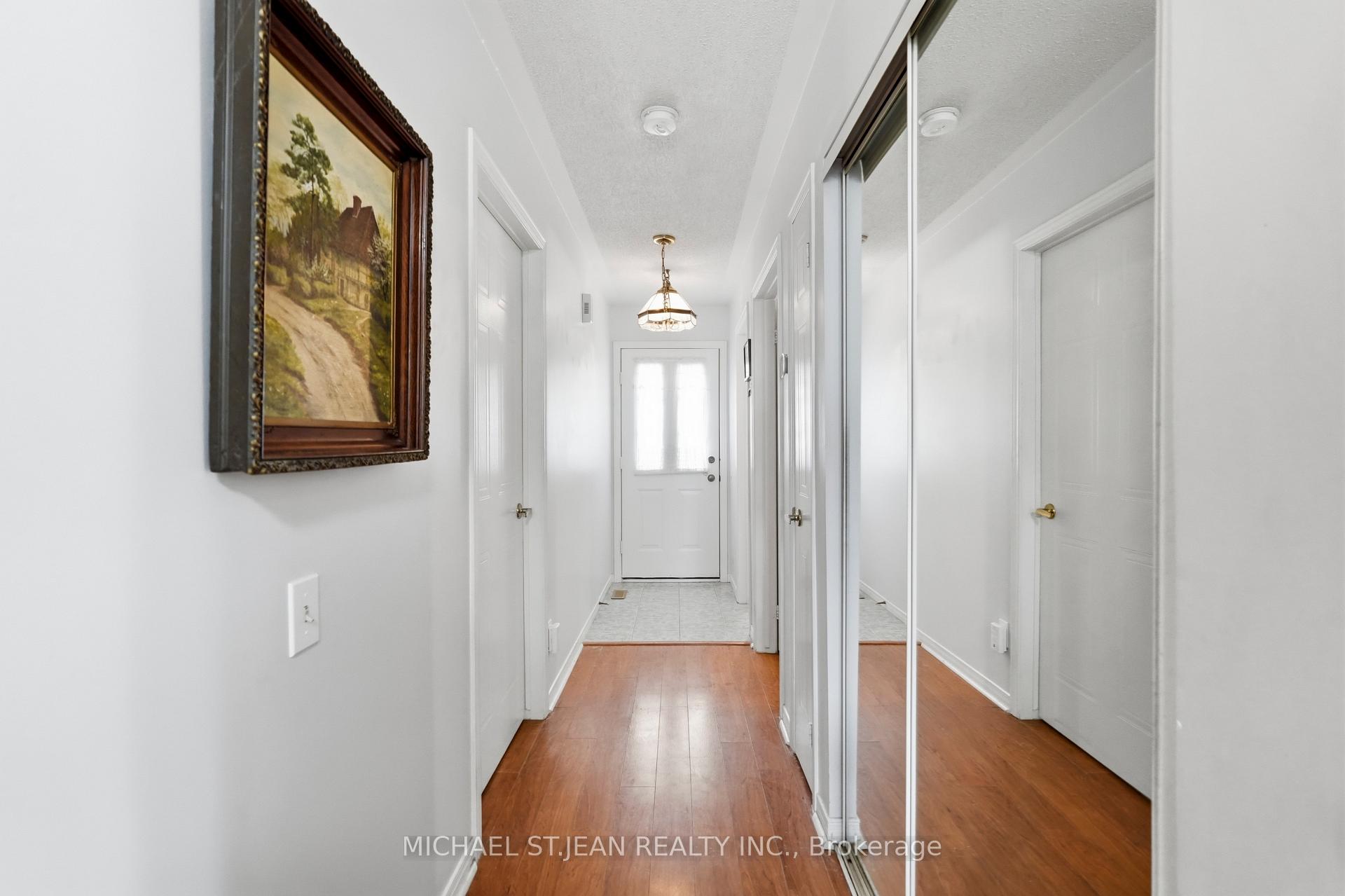 Photo 5 of 225 Silverbirch Boulevard, Hamilton, Rural Glanbrook — HOMEH