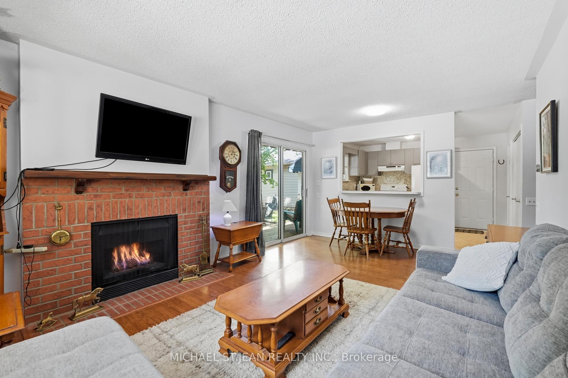 Photo 7 of 225 Silverbirch Boulevard, Hamilton, Rural Glanbrook — HOMEH