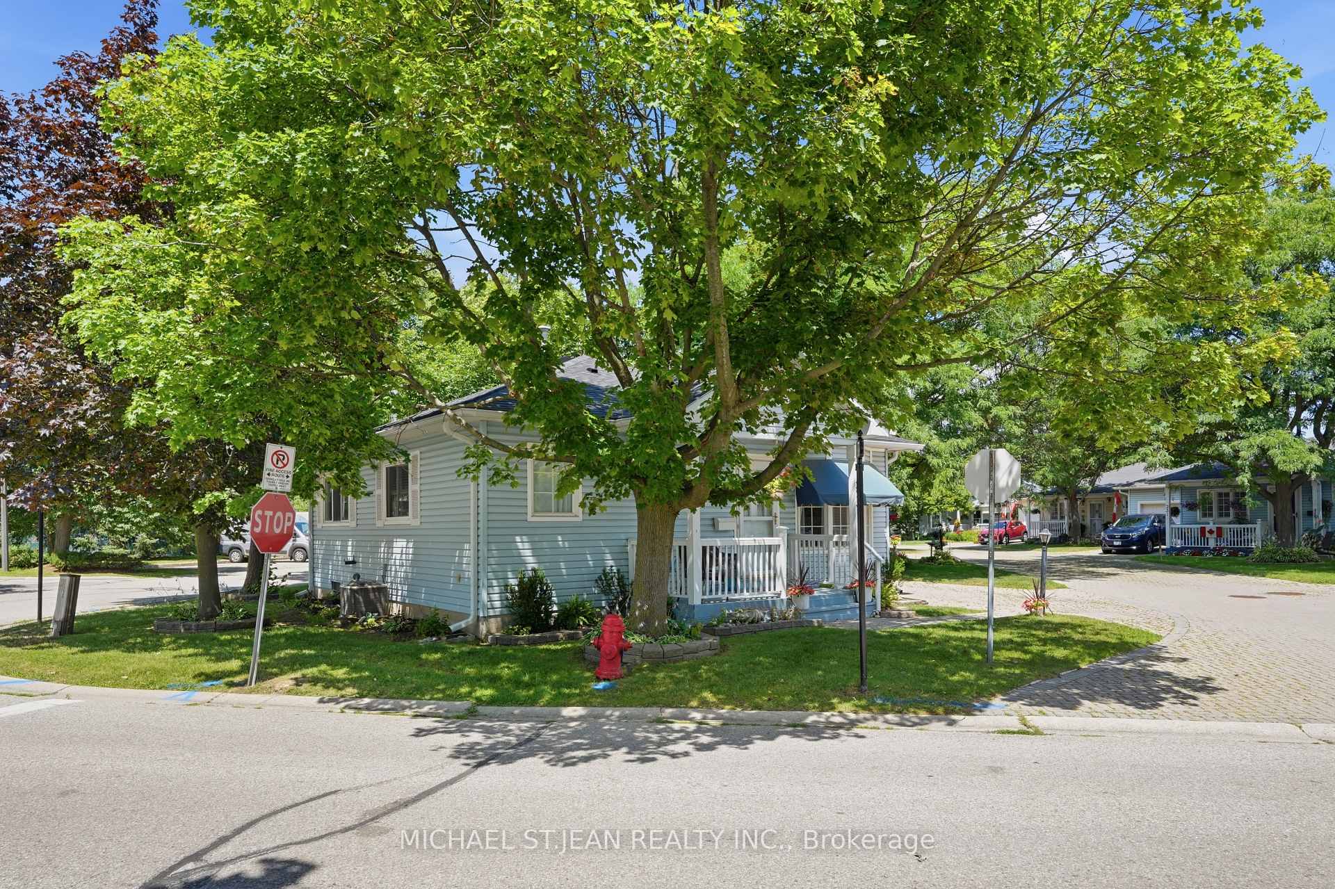 Photo 32 of 225 Silverbirch Boulevard, Hamilton, Rural Glanbrook — HOMEH