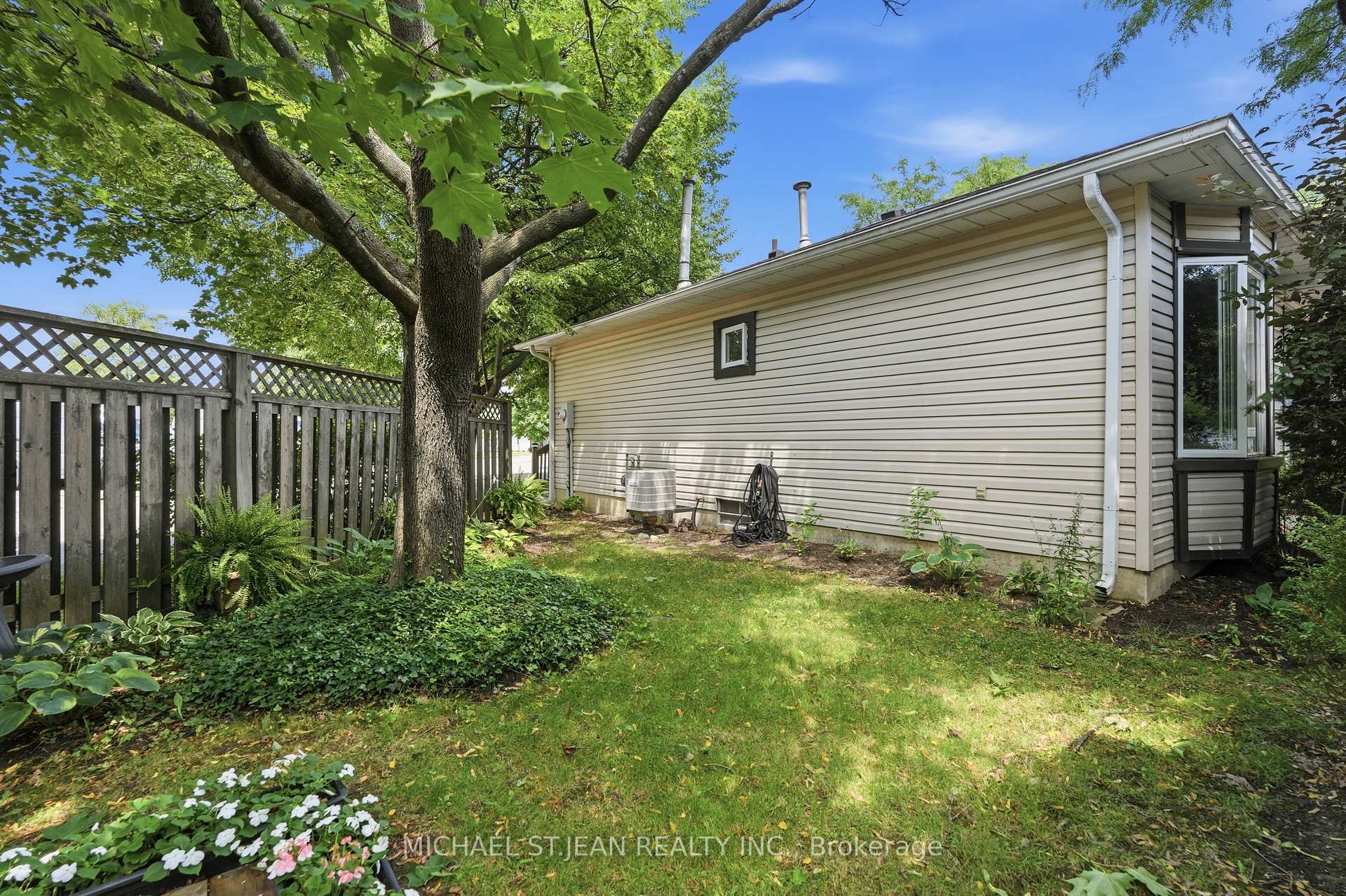 Photo 35 of 225 Silverbirch Boulevard, Hamilton, Rural Glanbrook — HOMEH
