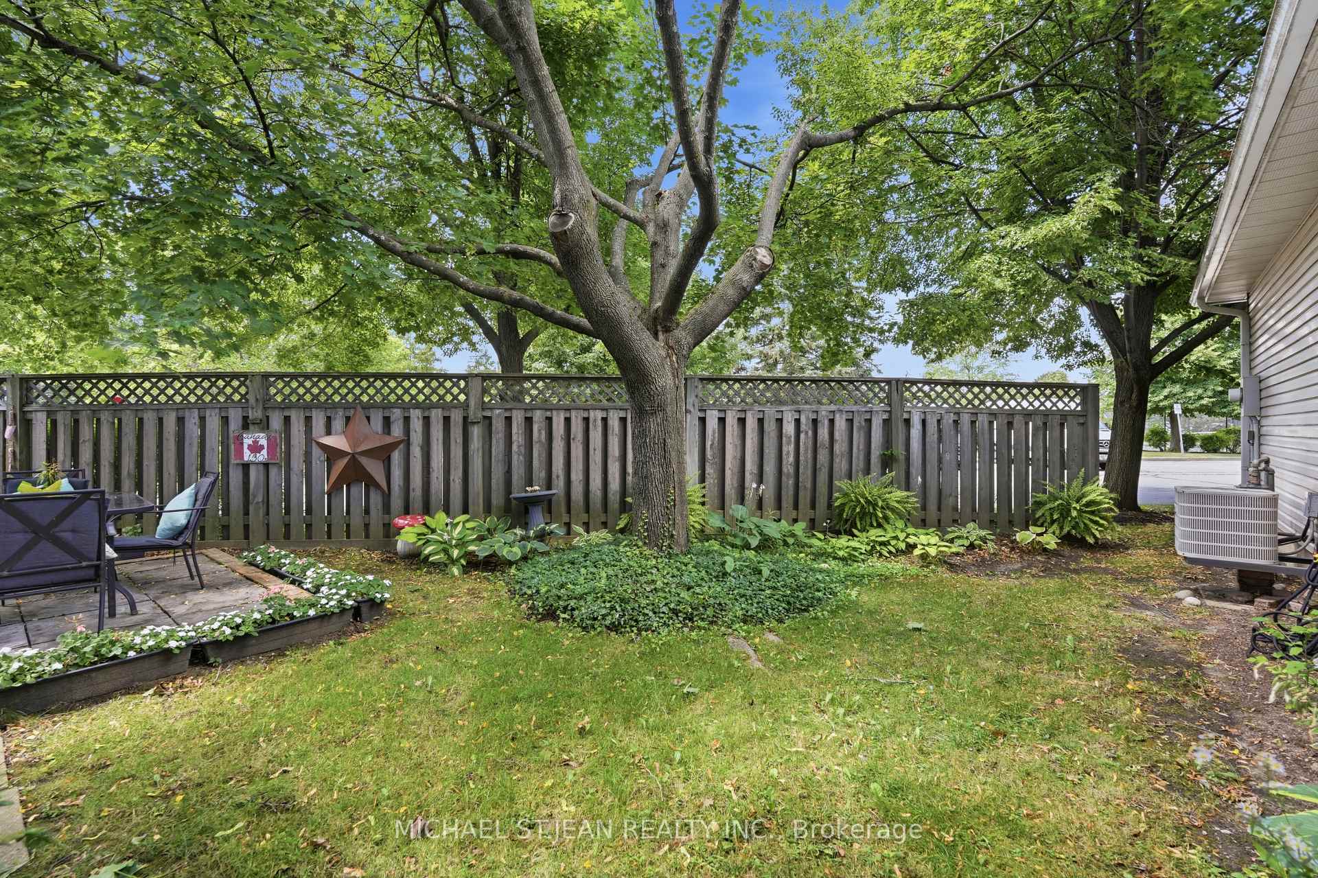 Photo 36 of 225 Silverbirch Boulevard, Hamilton, Rural Glanbrook — HOMEH