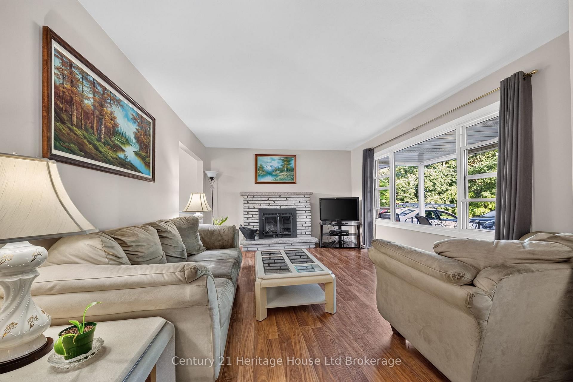 Photo 9 of 54 Glendale Drive, Tillsonburg — HOMEH
