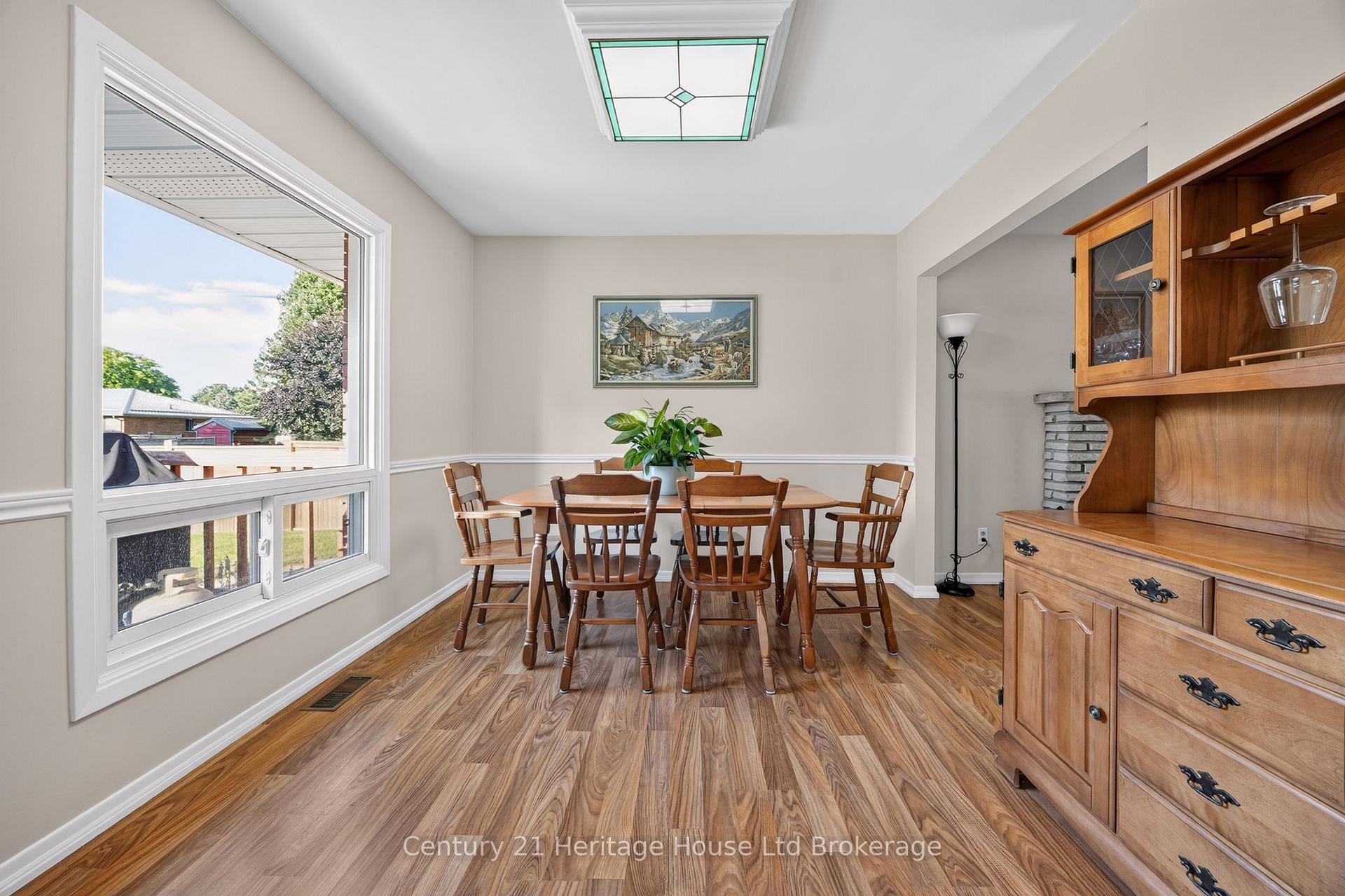 Photo 13 of 54 Glendale Drive, Tillsonburg — HOMEH