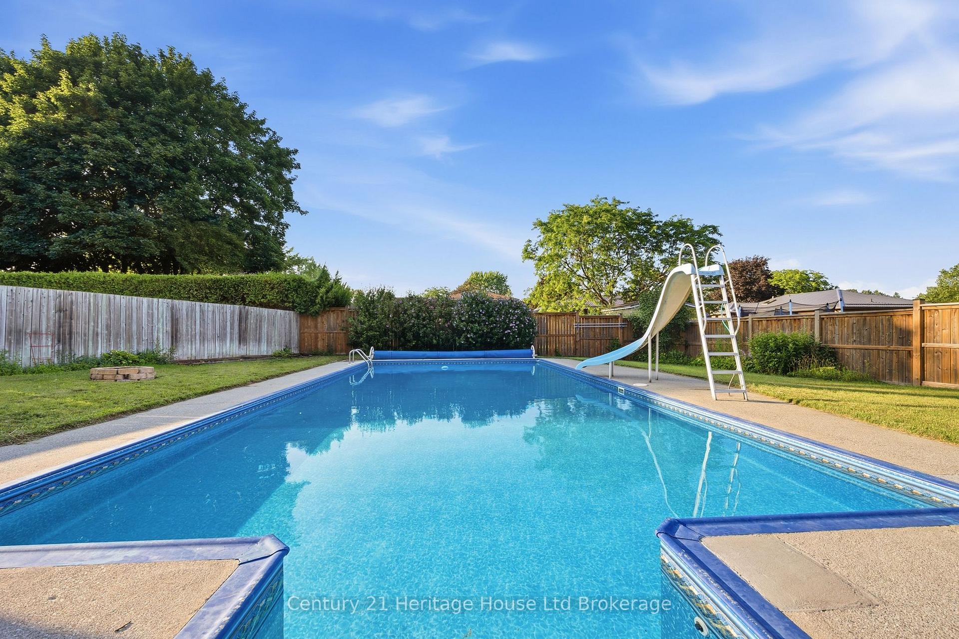 Photo 46 of 54 Glendale Drive, Tillsonburg — HOMEH