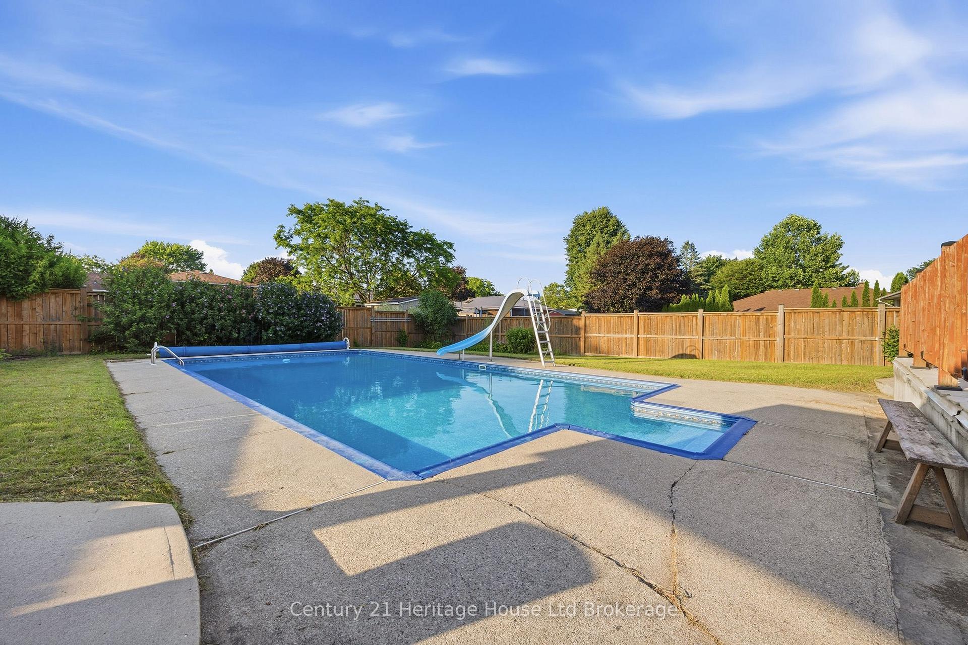 Photo 48 of 54 Glendale Drive, Tillsonburg — HOMEH