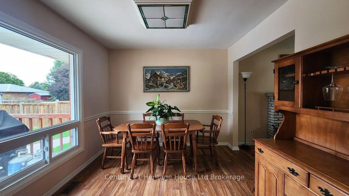 Photo 10 of 54 Glendale Drive, Tillsonburg — HOMEH