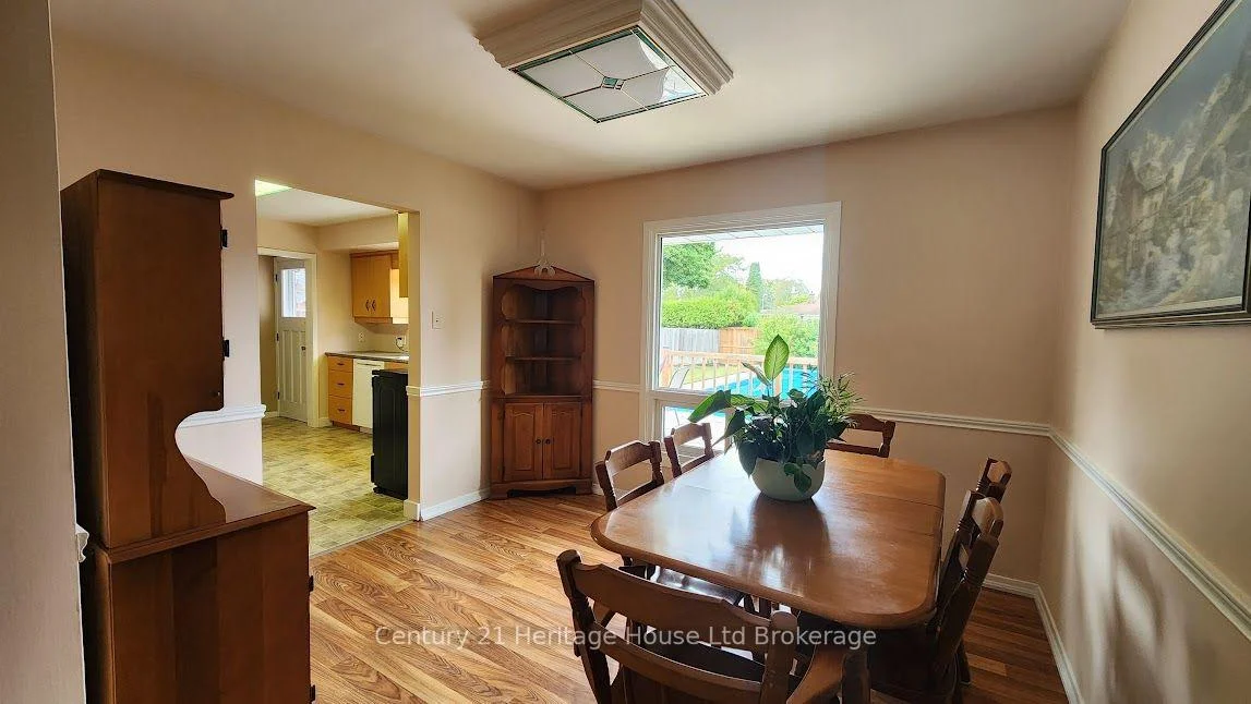 Photo 14 of 54 Glendale Drive, Tillsonburg — HOMEH