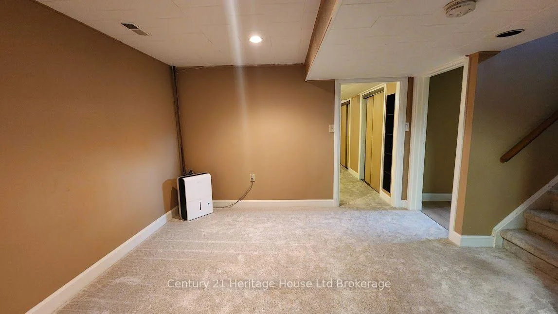 Photo 45 of 54 Glendale Drive, Tillsonburg — HOMEH