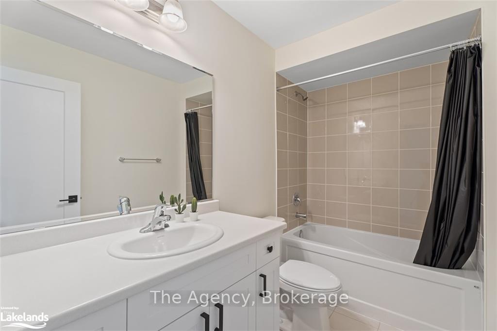 Photo 24 of 27 Stother Crescent, Bracebridge, Macaulay — HOMEH