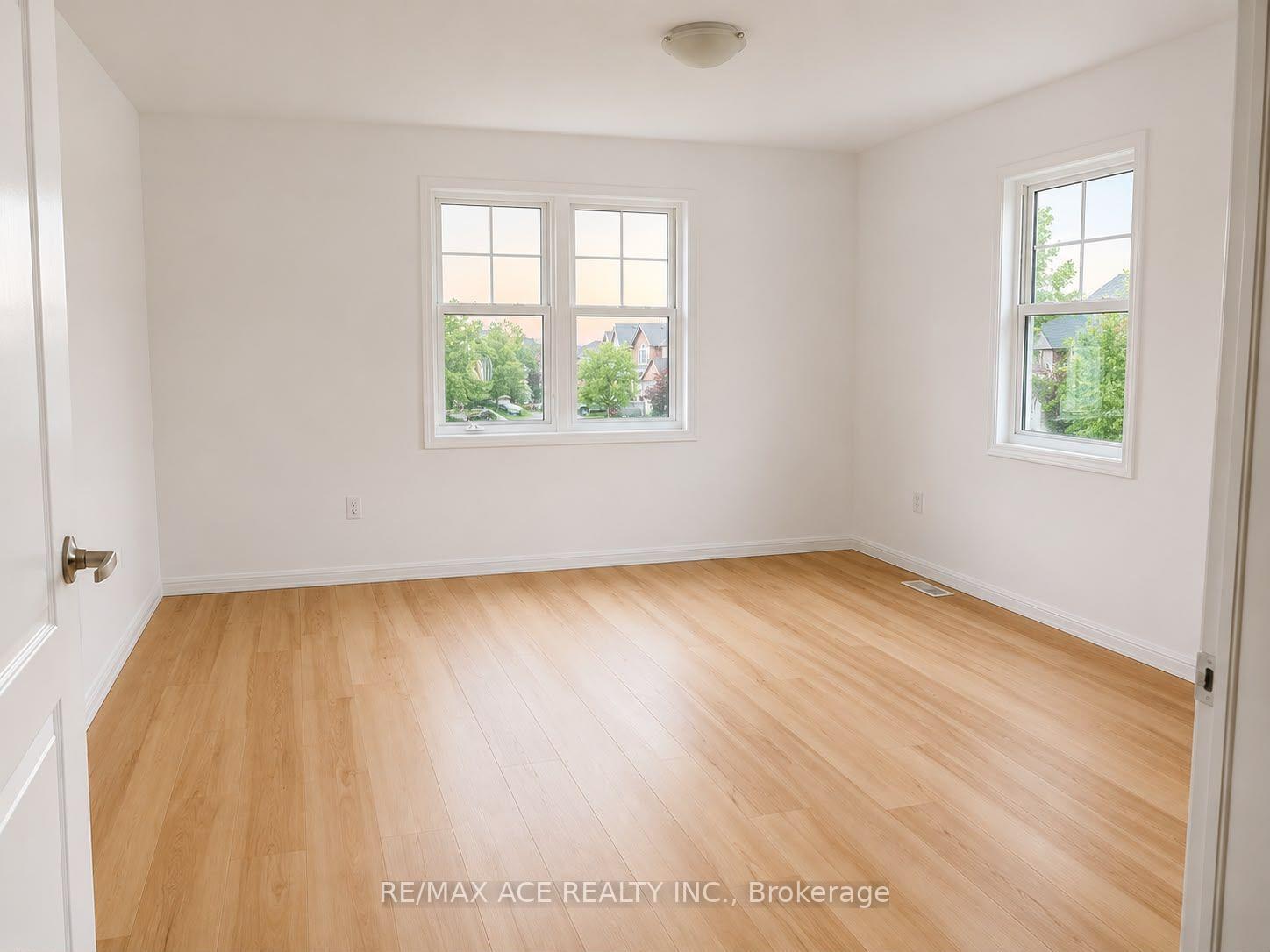 Photo 10 of 901 Rigo Crossing Crescent, Milton, Willmott — HOMEH