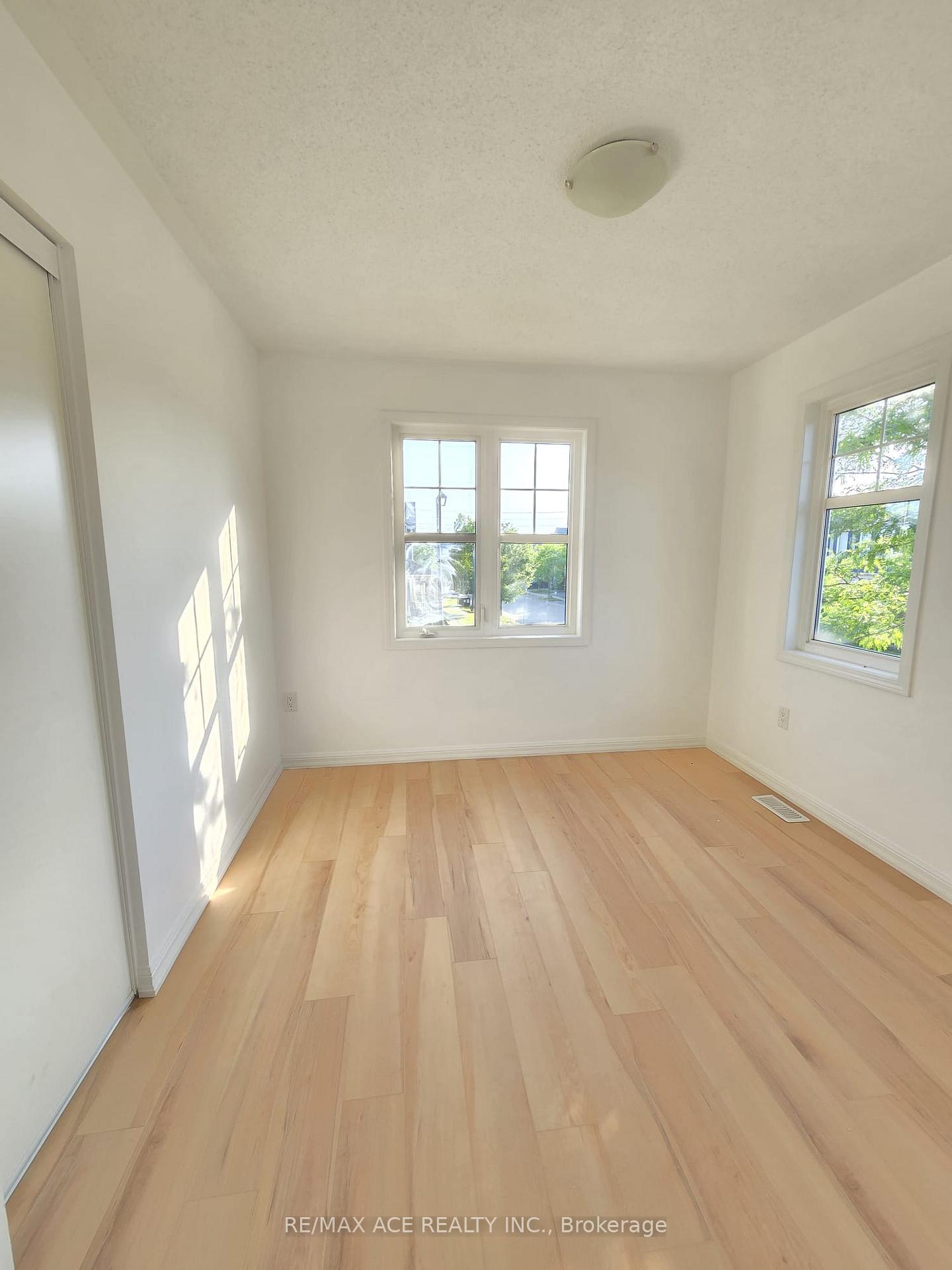 Photo 12 of 901 Rigo Crossing Crescent, Milton, Willmott — HOMEH