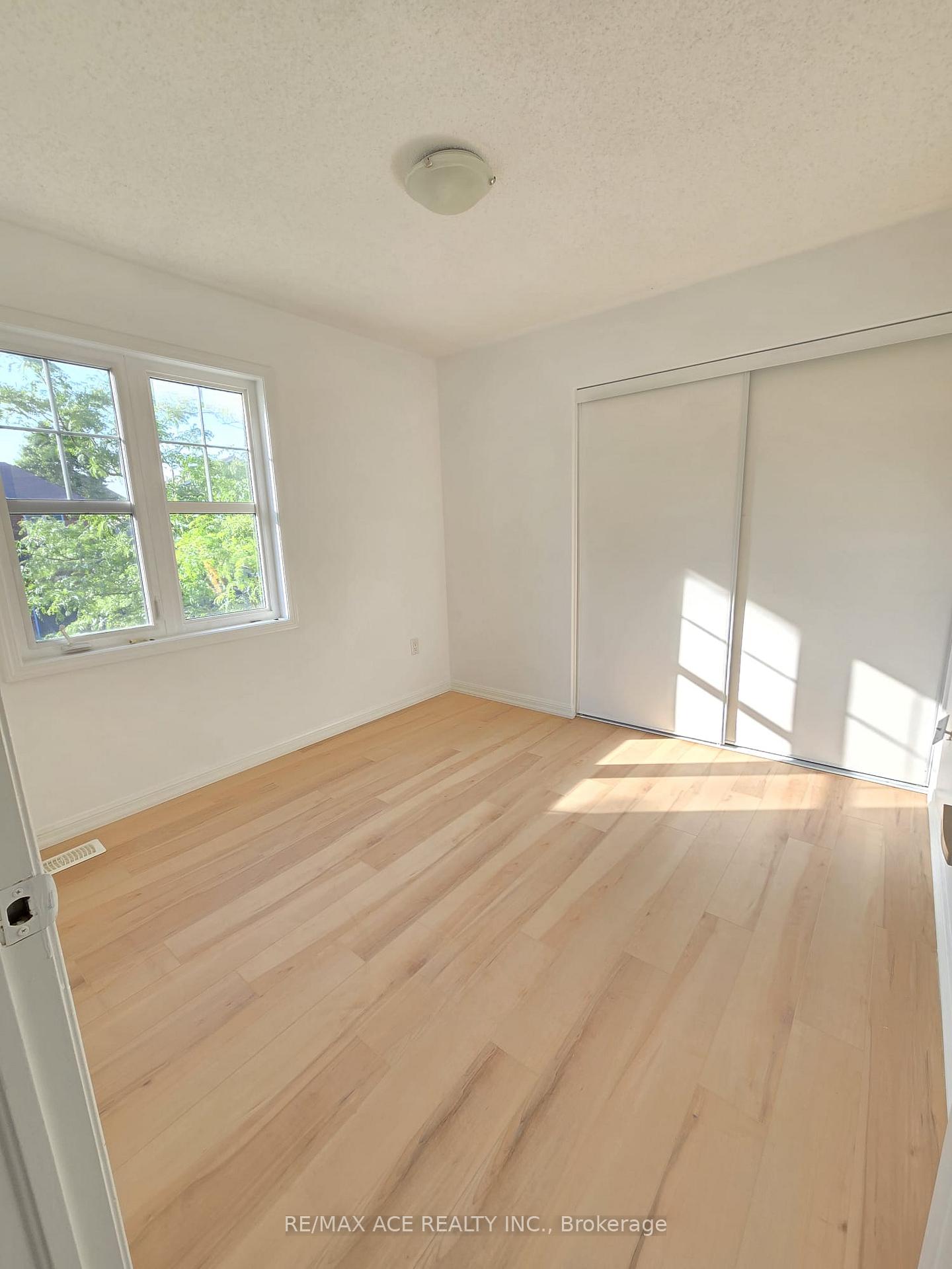 Photo 14 of 901 Rigo Crossing Crescent, Milton, Willmott — HOMEH