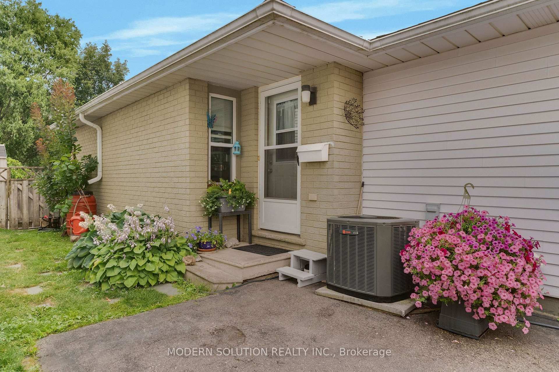 Photo 4 of 337 Auden Road, Guelph, Grange Road — HOMEH