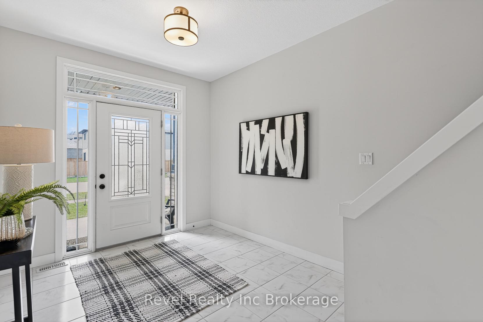 Photo 3 of 32 Sutherland Crescent, Ingersoll, Ingersoll - South — HOMEH