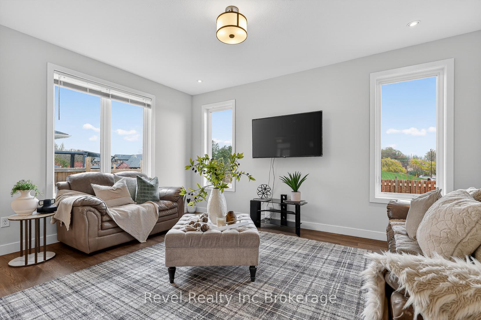 Photo 10 of 32 Sutherland Crescent, Ingersoll, Ingersoll - South — HOMEH