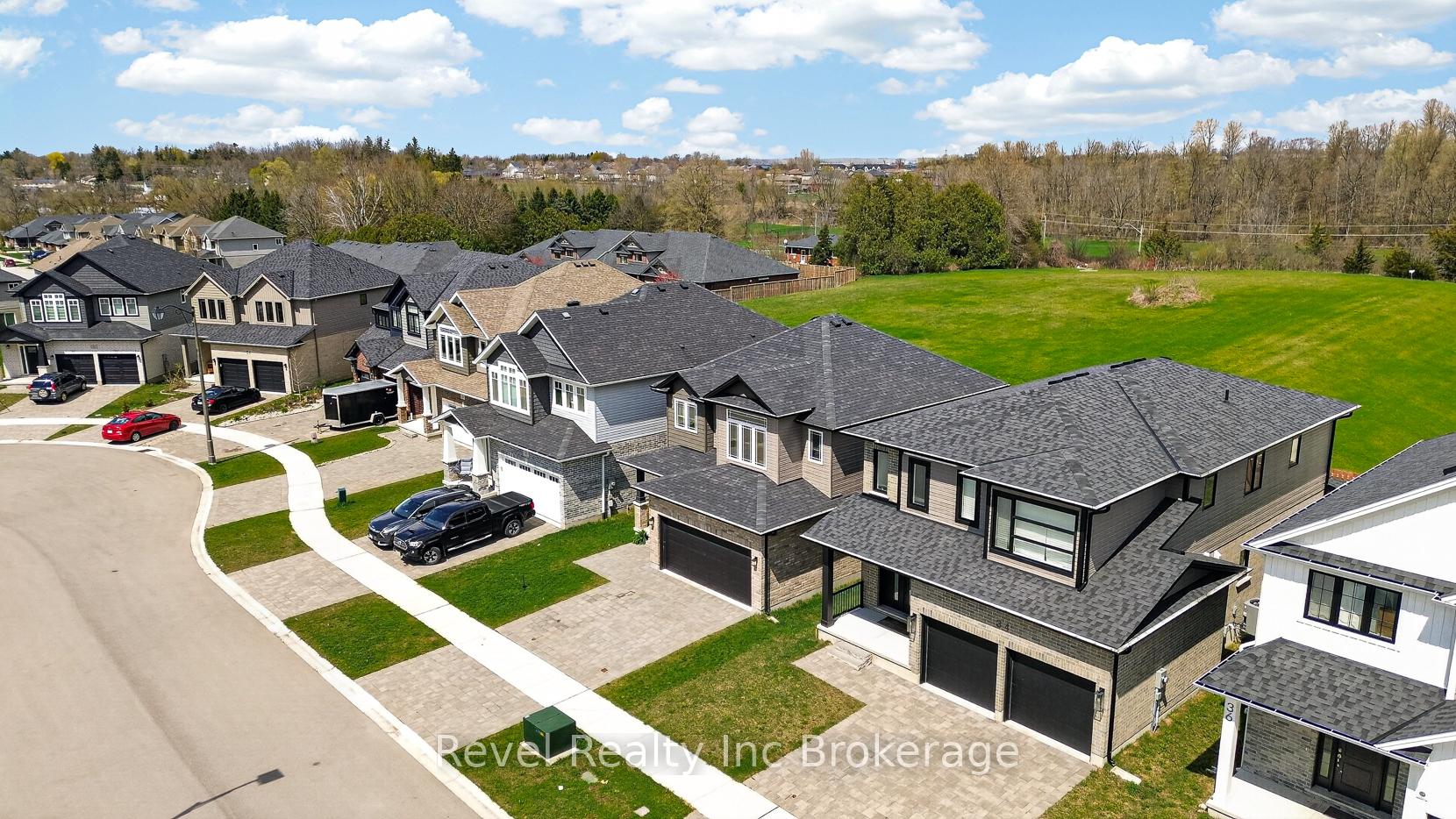 Photo 35 of 32 Sutherland Crescent, Ingersoll, Ingersoll - South — HOMEH