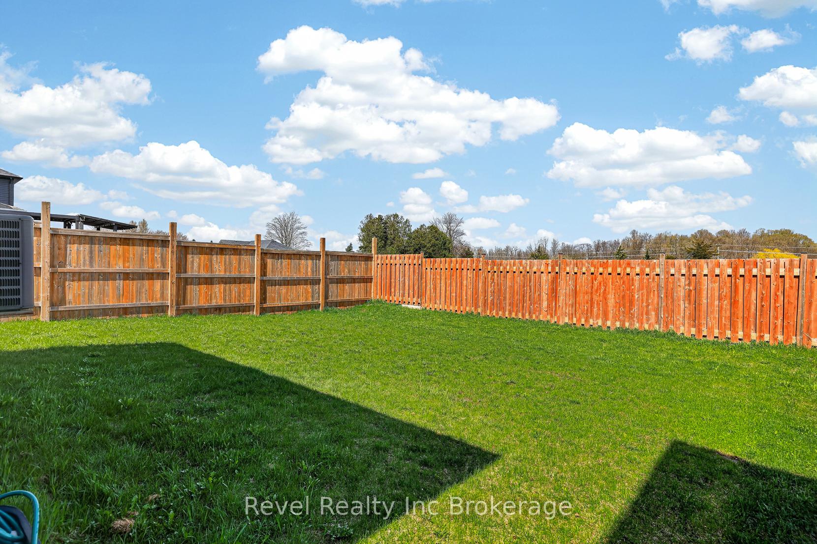 Photo 42 of 32 Sutherland Crescent, Ingersoll, Ingersoll - South — HOMEH