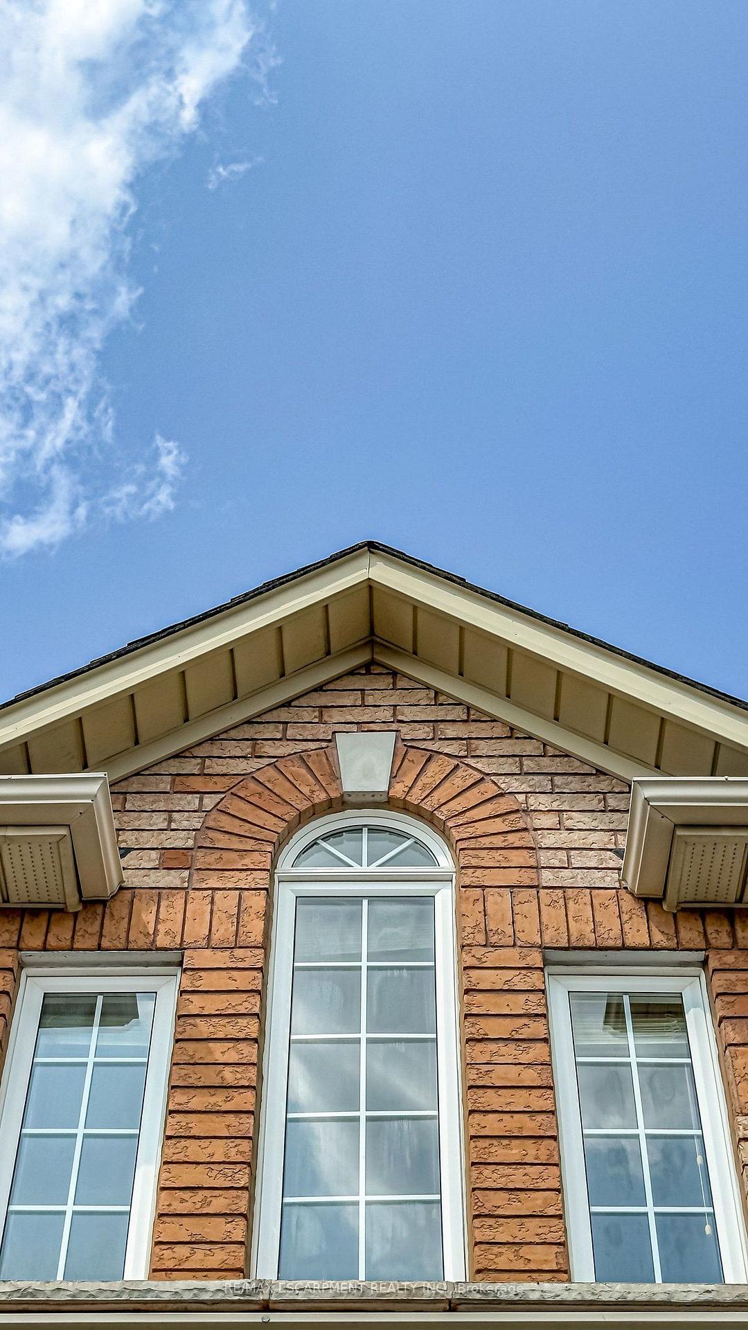 Photo 3 of 58 Peachwood Crescent, Hamilton, Stoney Creek — HOMEH