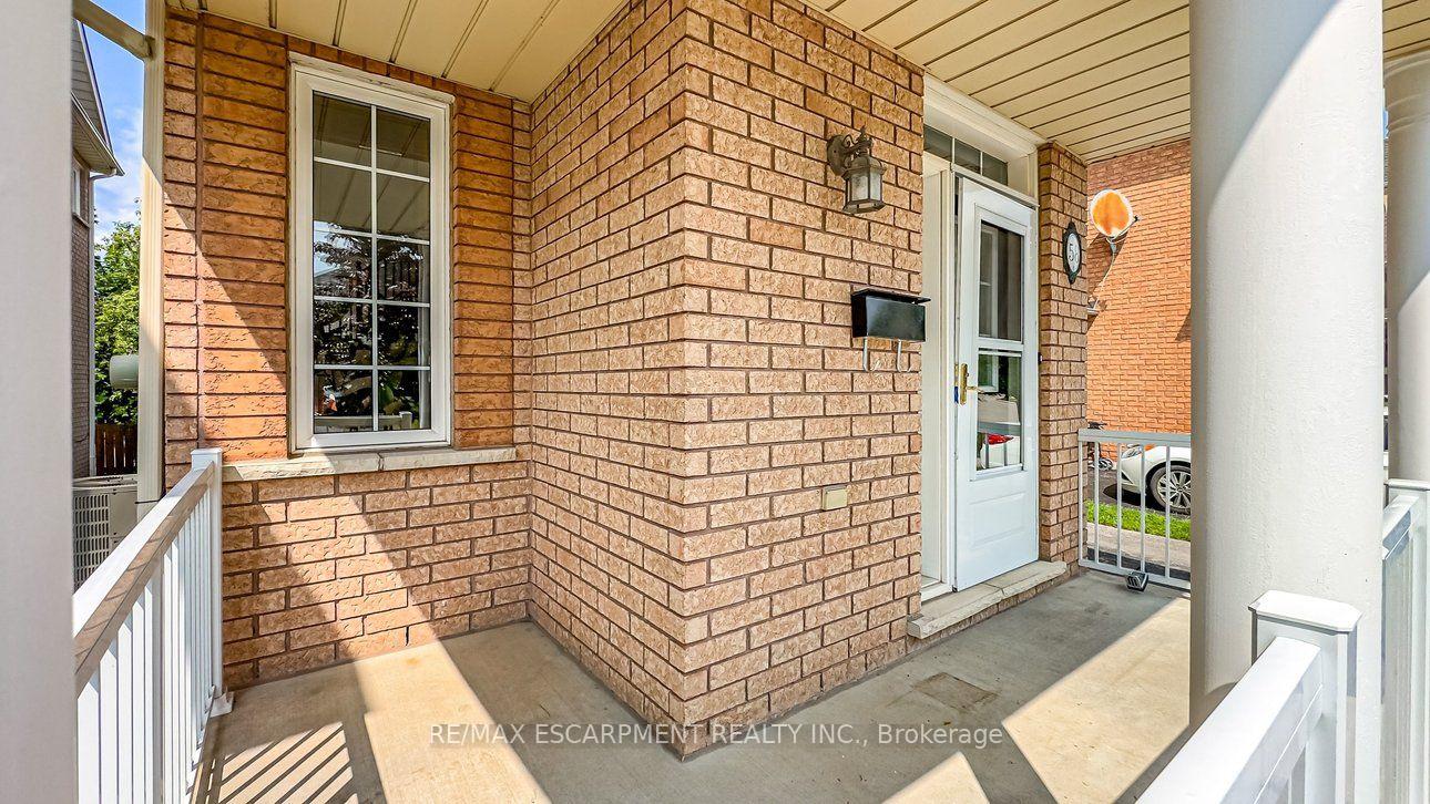 Photo 5 of 58 Peachwood Crescent, Hamilton, Stoney Creek — HOMEH