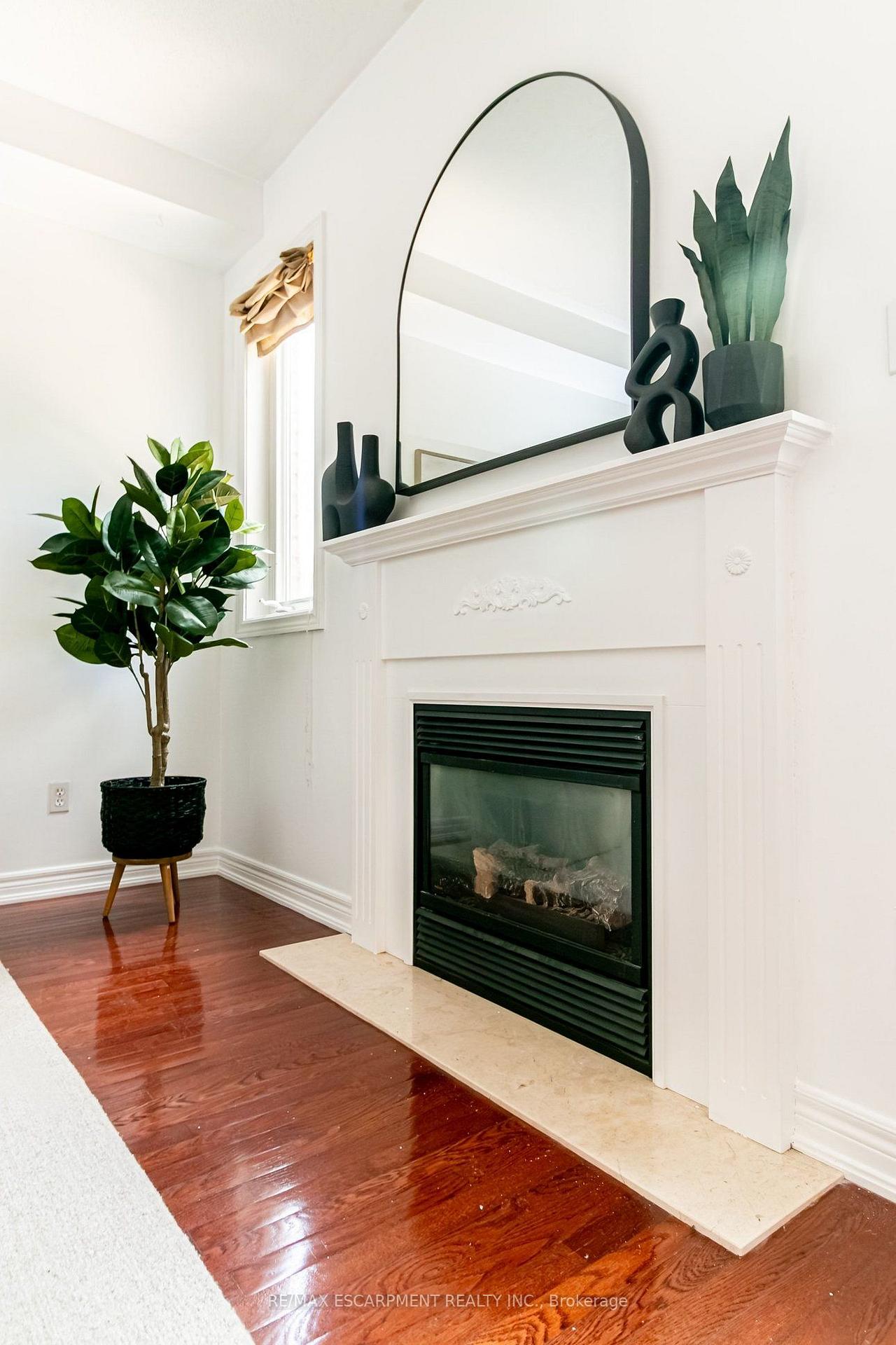 Photo 16 of 58 Peachwood Crescent, Hamilton, Stoney Creek — HOMEH