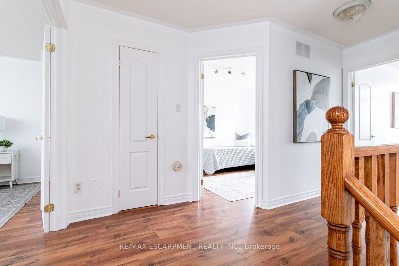 Photo 22 of 58 Peachwood Crescent, Hamilton, Stoney Creek — HOMEH