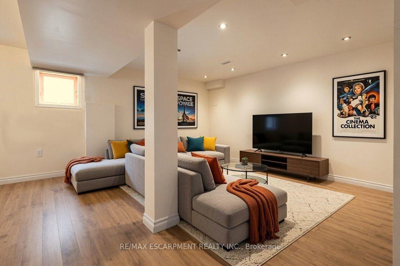 Photo 39 of 58 Peachwood Crescent, Hamilton, Stoney Creek — HOMEH