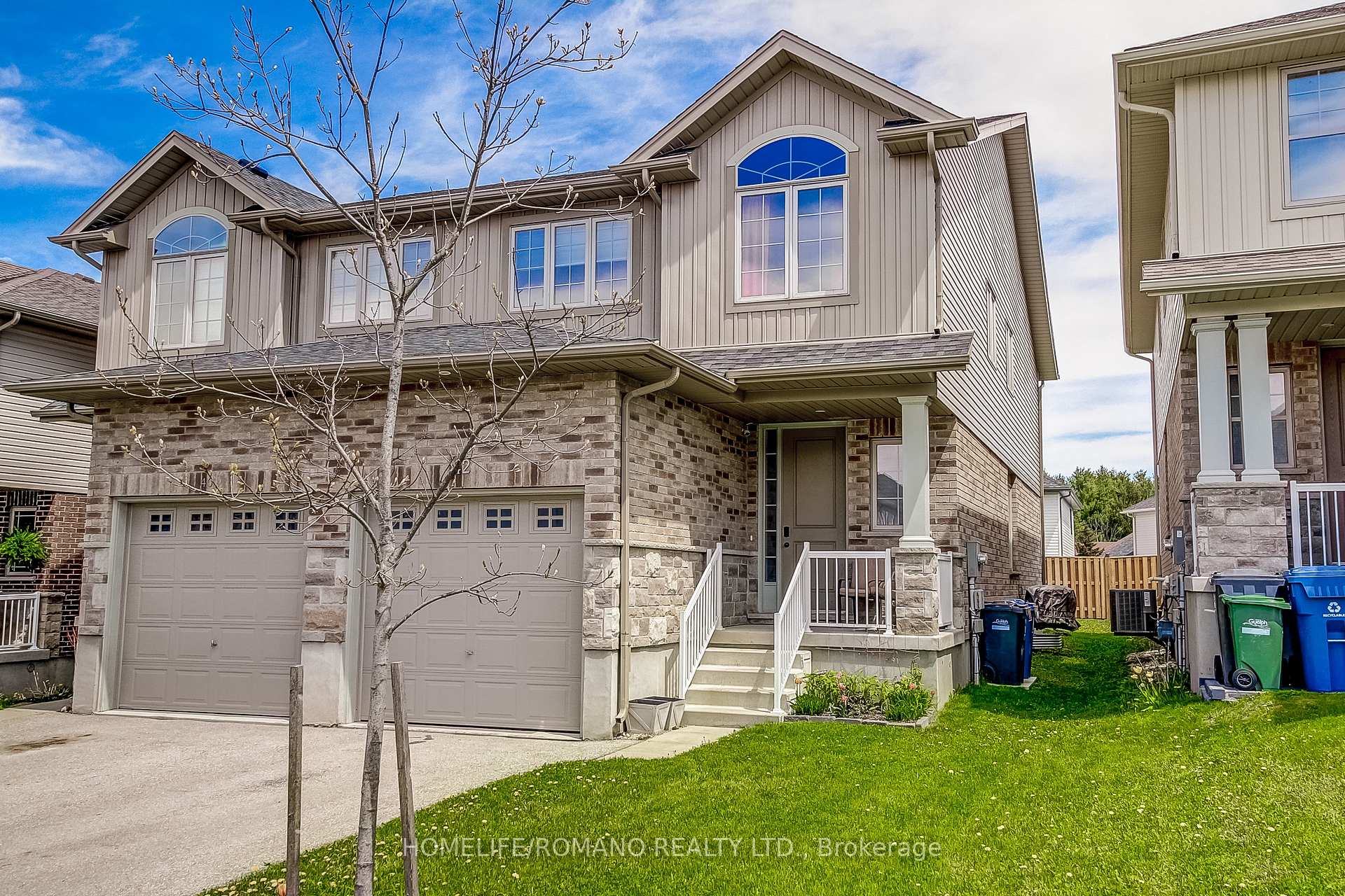 Photo 2 of 42 Dallan Drive, Guelph, Pineridge/Westminster Woods — HOMEH