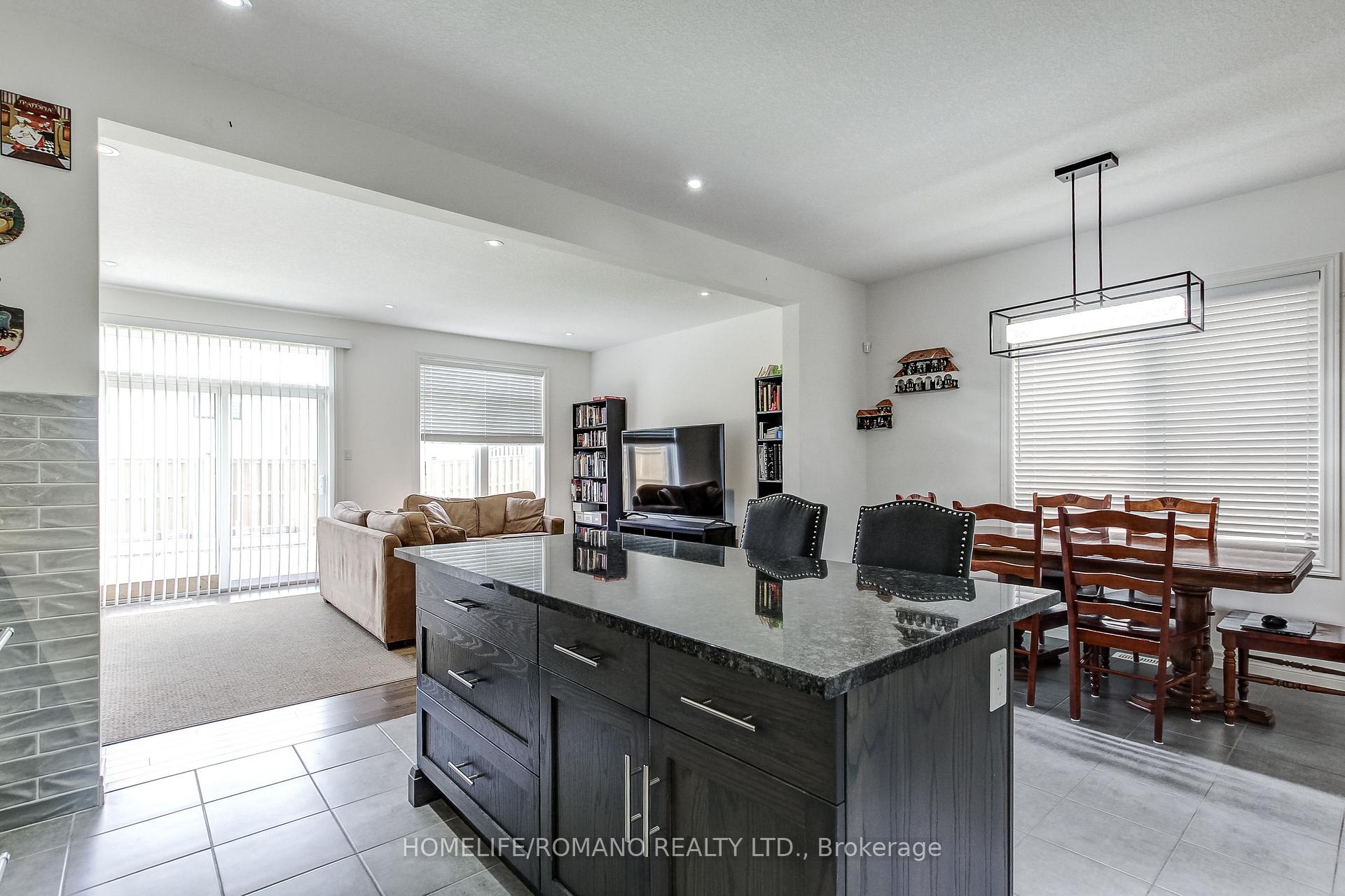 Photo 20 of 42 Dallan Drive, Guelph, Pineridge/Westminster Woods — HOMEH