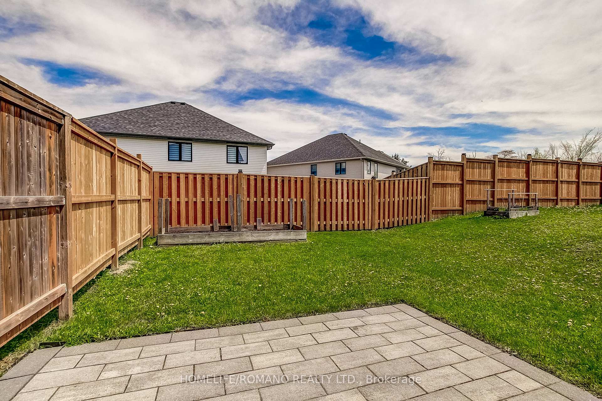Photo 46 of 42 Dallan Drive, Guelph, Pineridge/Westminster Woods — HOMEH