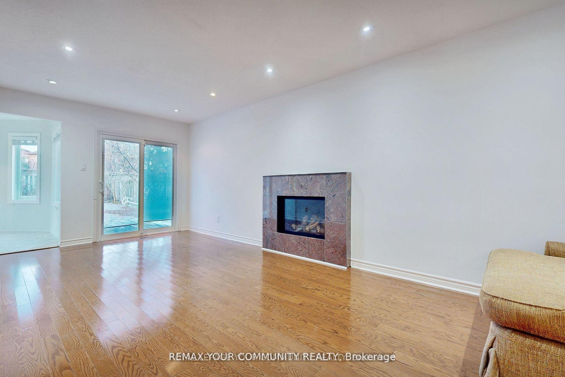 Photo 10 of 52 Mccallum Drive, Richmond Hill, North Richvale — HOMEH