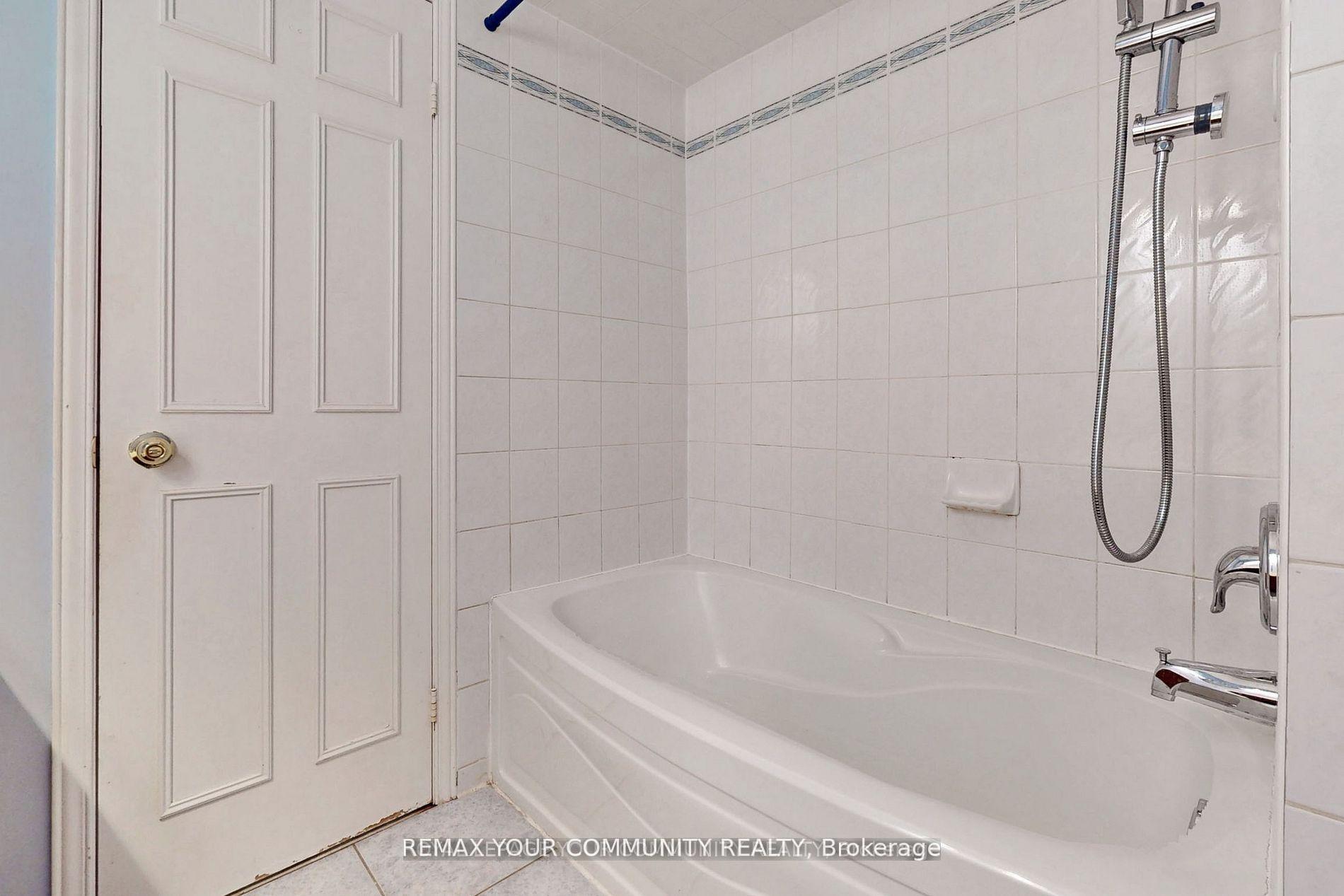 Photo 25 of 52 Mccallum Drive, Richmond Hill, North Richvale — HOMEH