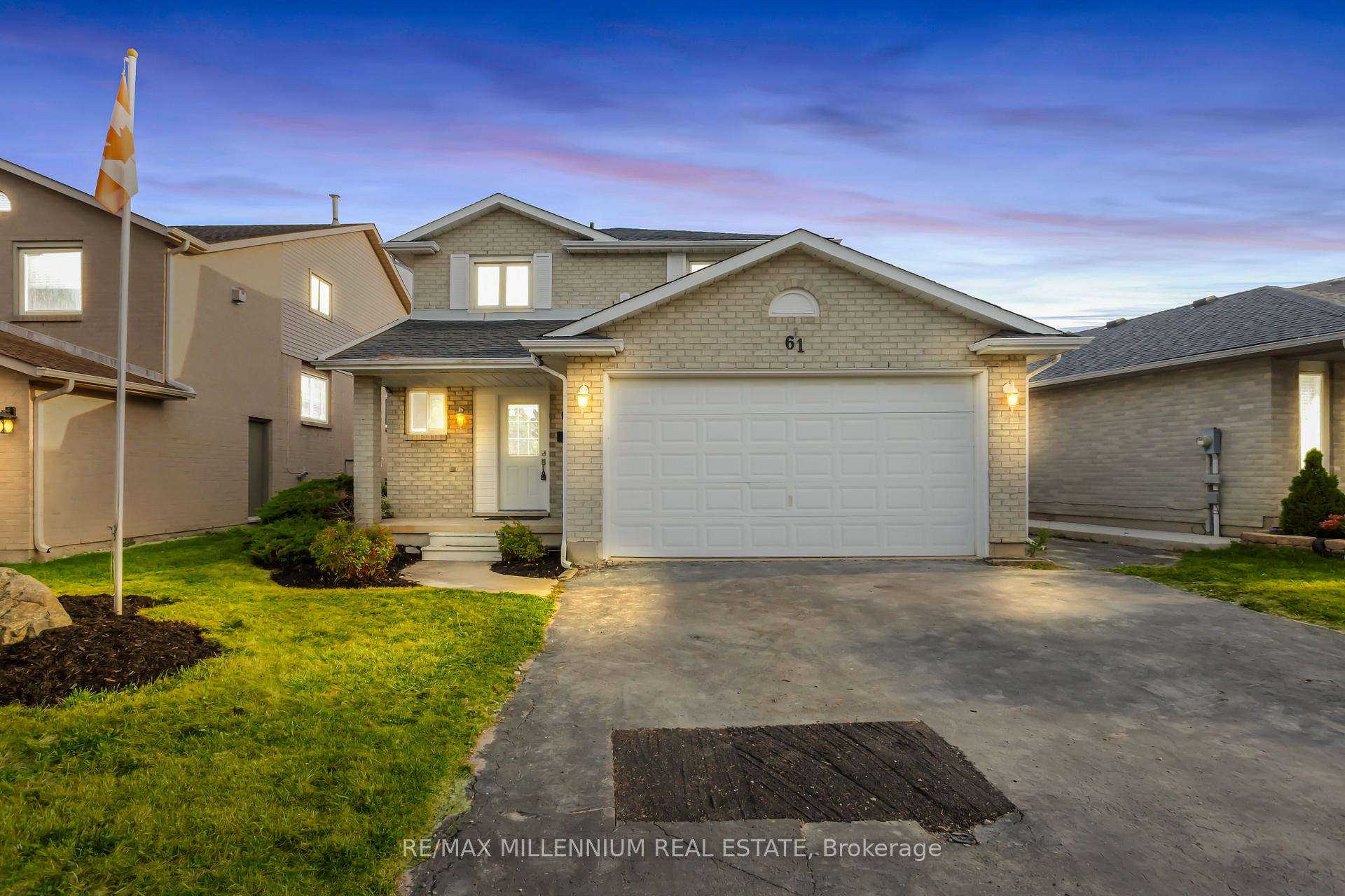 Photo 1 of Unit UPPER, 61 Mistywood Drive, Hamilton, Stoney Creek Mountain — HOMEH