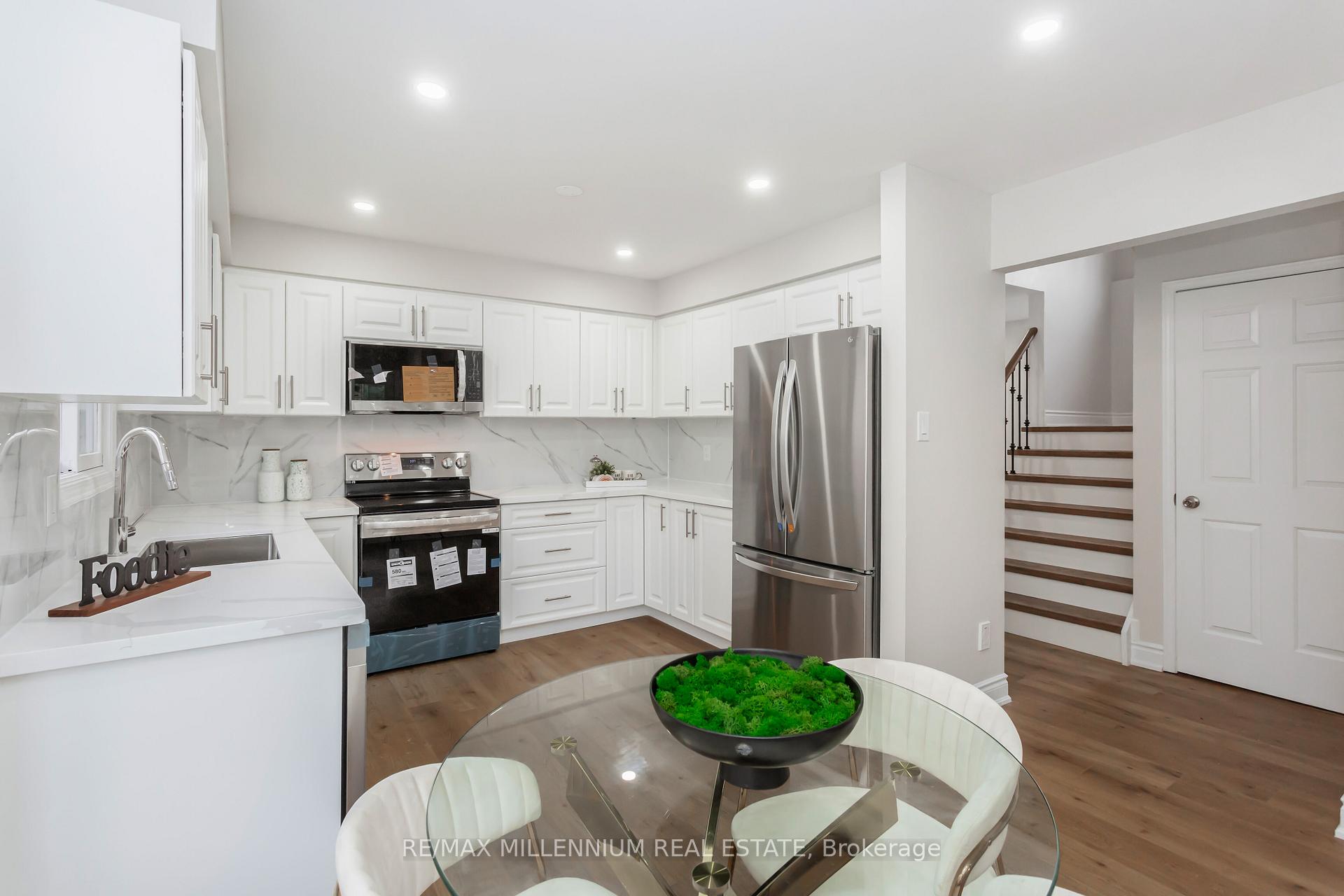 Photo 8 of Unit UPPER, 61 Mistywood Drive, Hamilton, Stoney Creek Mountain — HOMEH