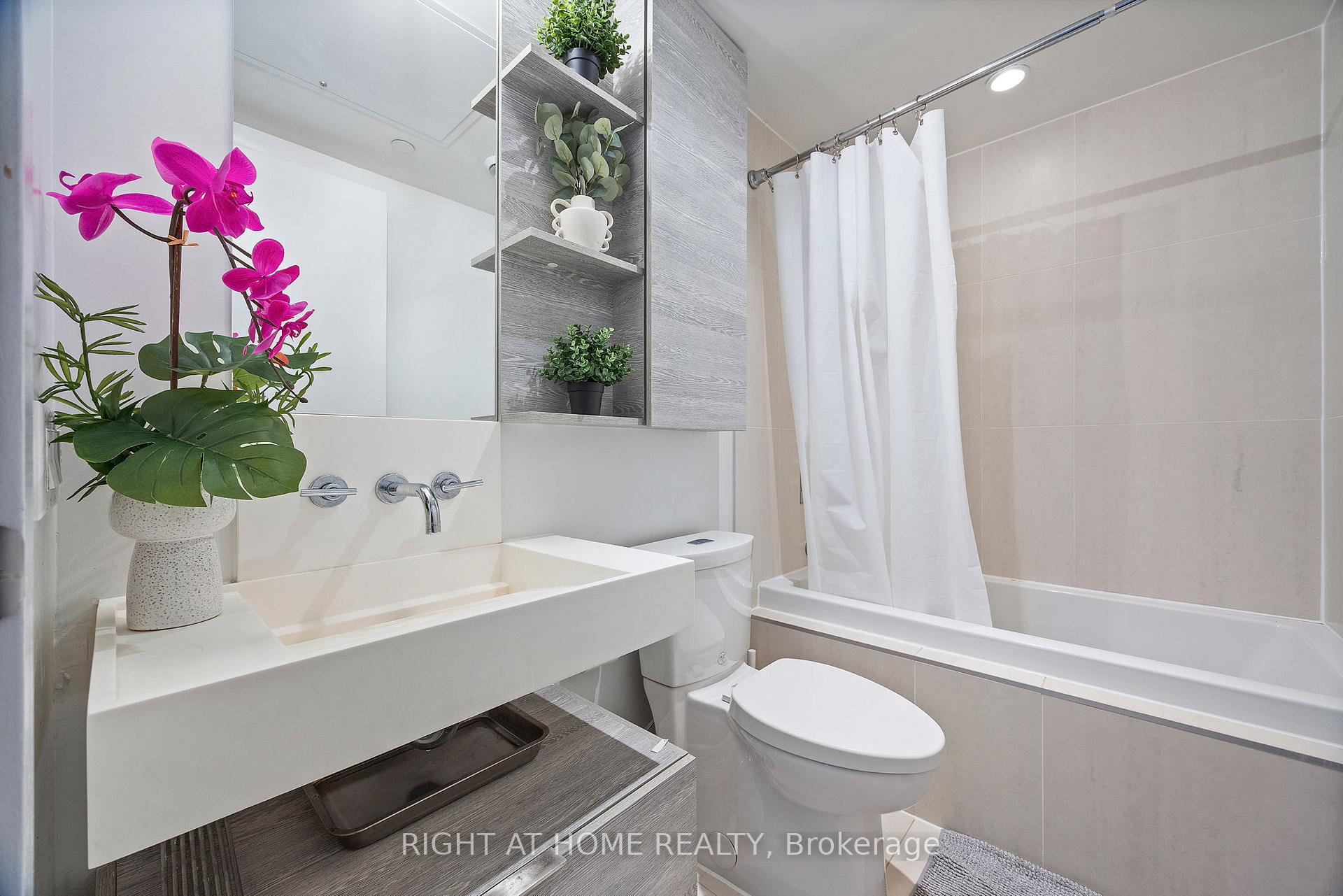 Photo 10 of Unit 3403, 5 St Joseph Street, Toronto, Bay Street Corridor — HOMEH