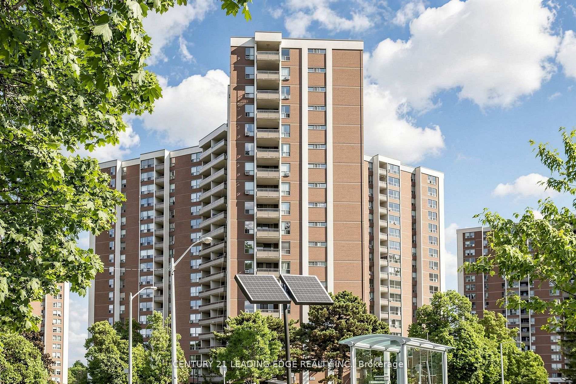 Photo 5 of Unit 304, 5 Vicora Linkway, Toronto, Flemingdon Park — HOMEH