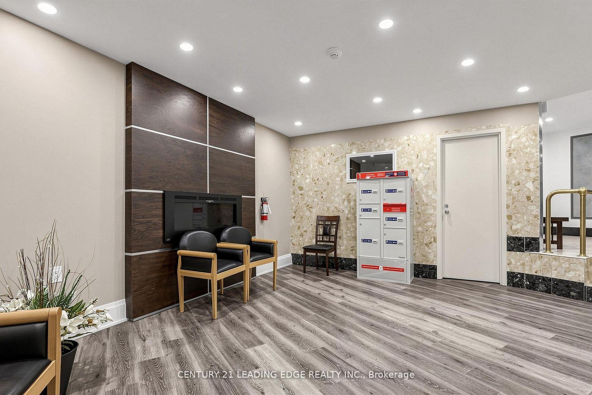Photo 10 of Unit 304, 5 Vicora Linkway, Toronto, Flemingdon Park — HOMEH