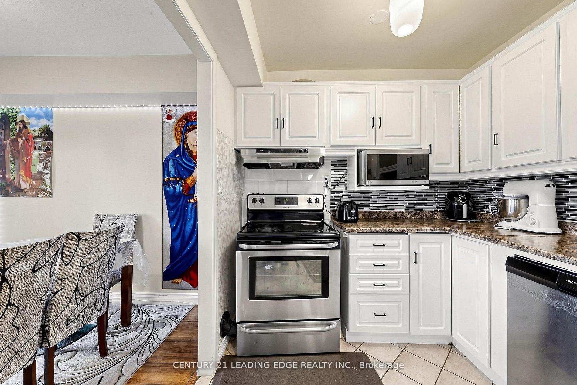 Photo 18 of Unit 304, 5 Vicora Linkway, Toronto, Flemingdon Park — HOMEH