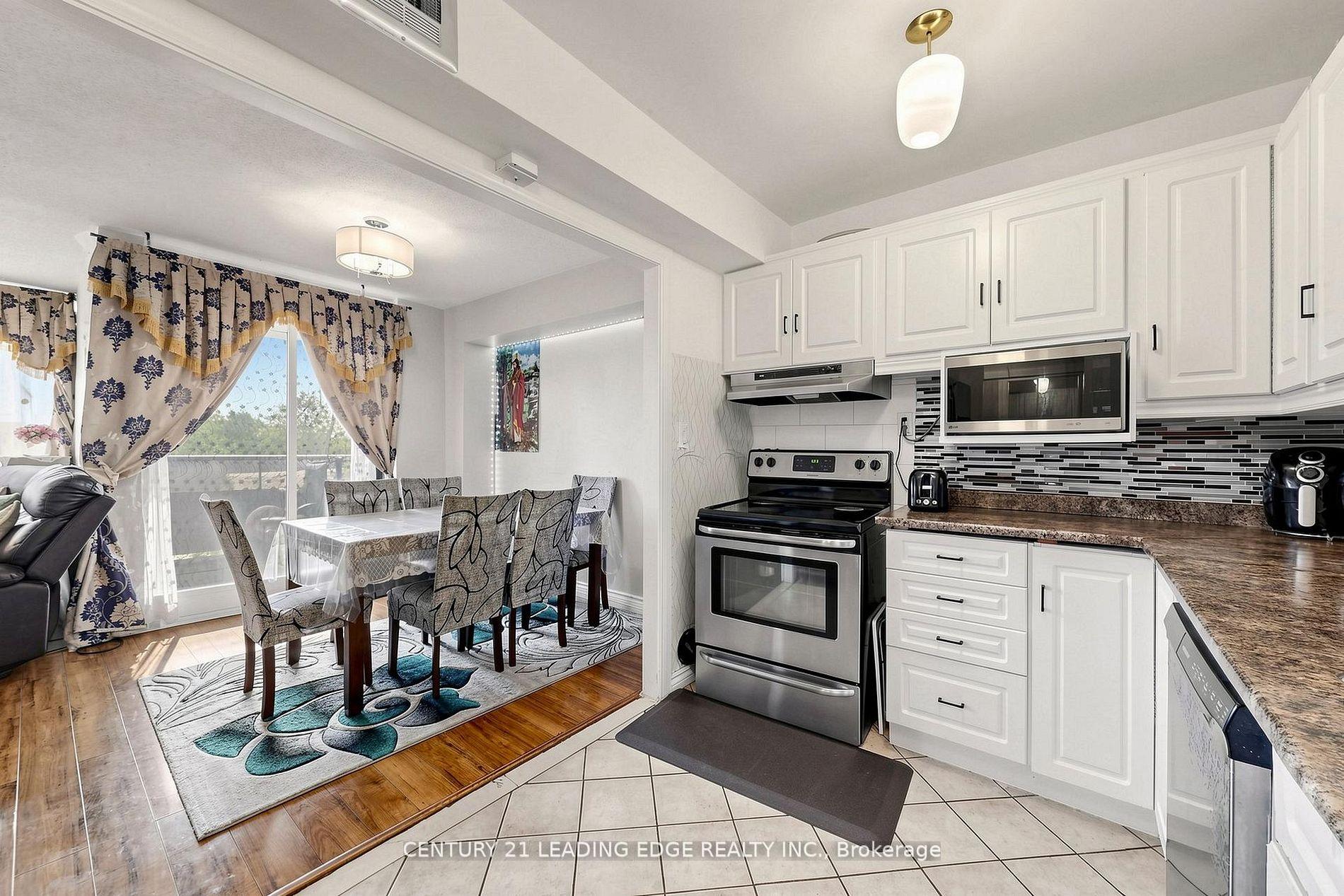 Photo 19 of Unit 304, 5 Vicora Linkway, Toronto, Flemingdon Park — HOMEH