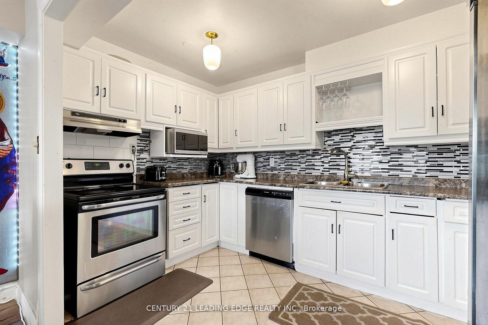 Photo 21 of Unit 304, 5 Vicora Linkway, Toronto, Flemingdon Park — HOMEH