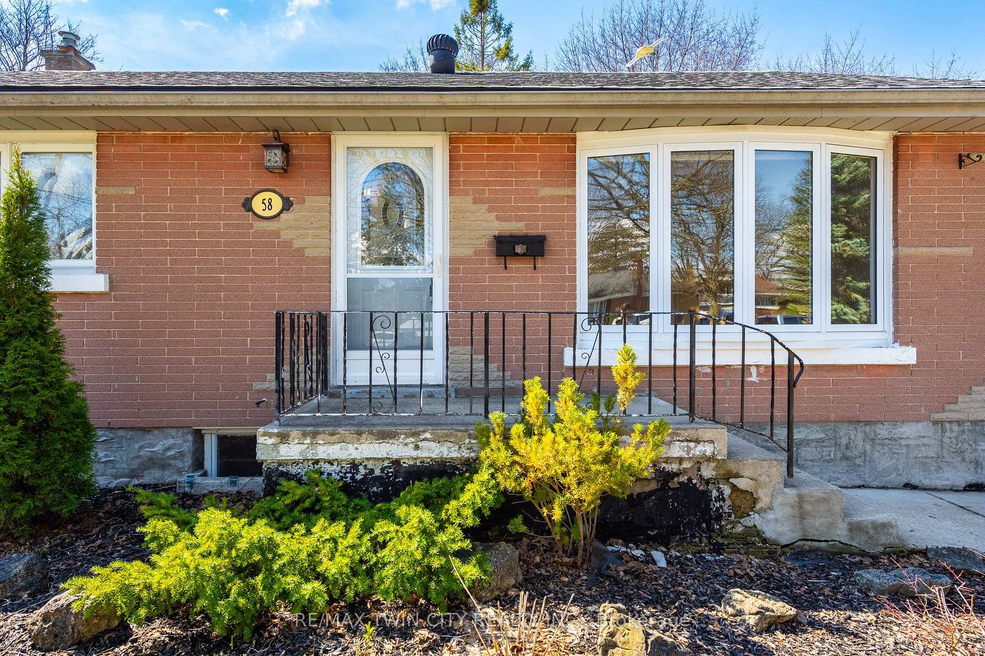 Photo 4 of 58 Lowrey Avenue S, Cambridge, Alison — HOMEH